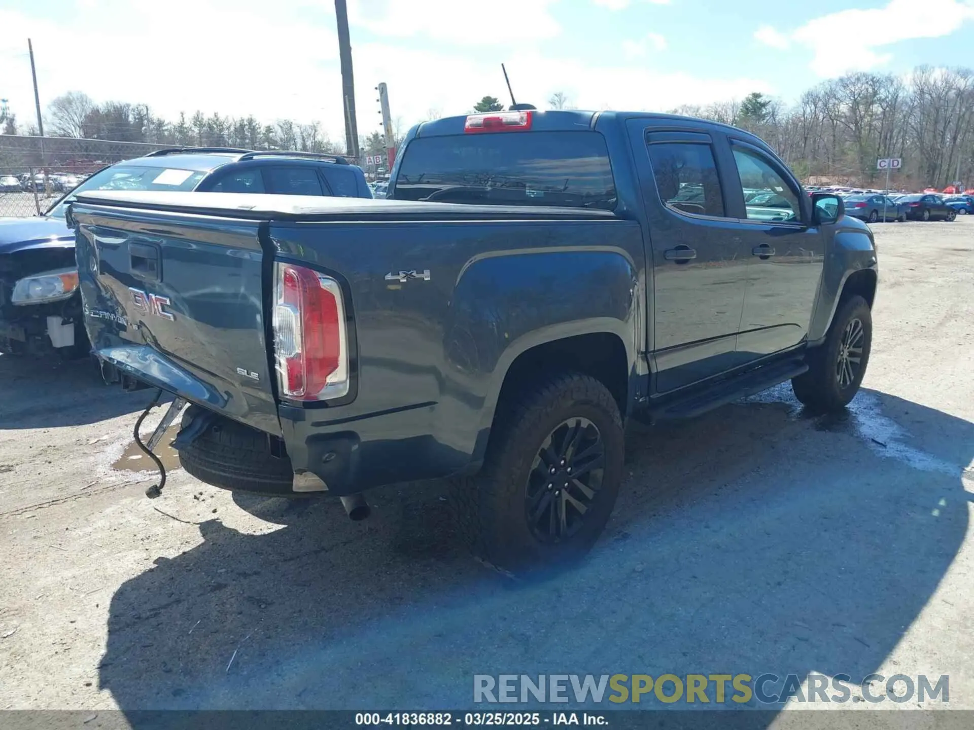 4 Photograph of a damaged car 1GTG6CEN6K1345758 GMC CANYON 2019