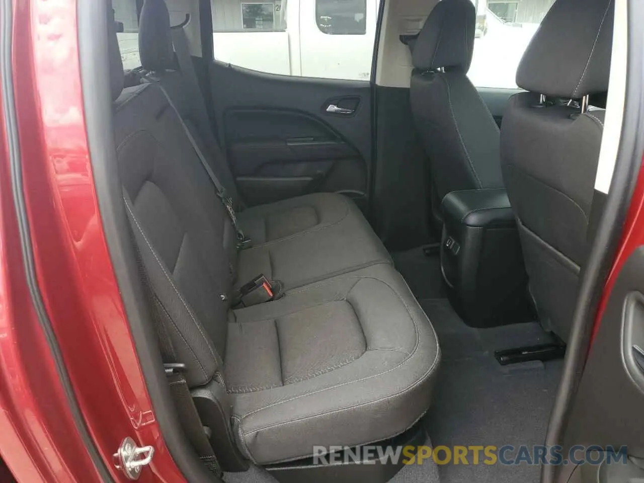 10 Photograph of a damaged car 1GTG6CEN8K1229221 GMC CANYON 2019