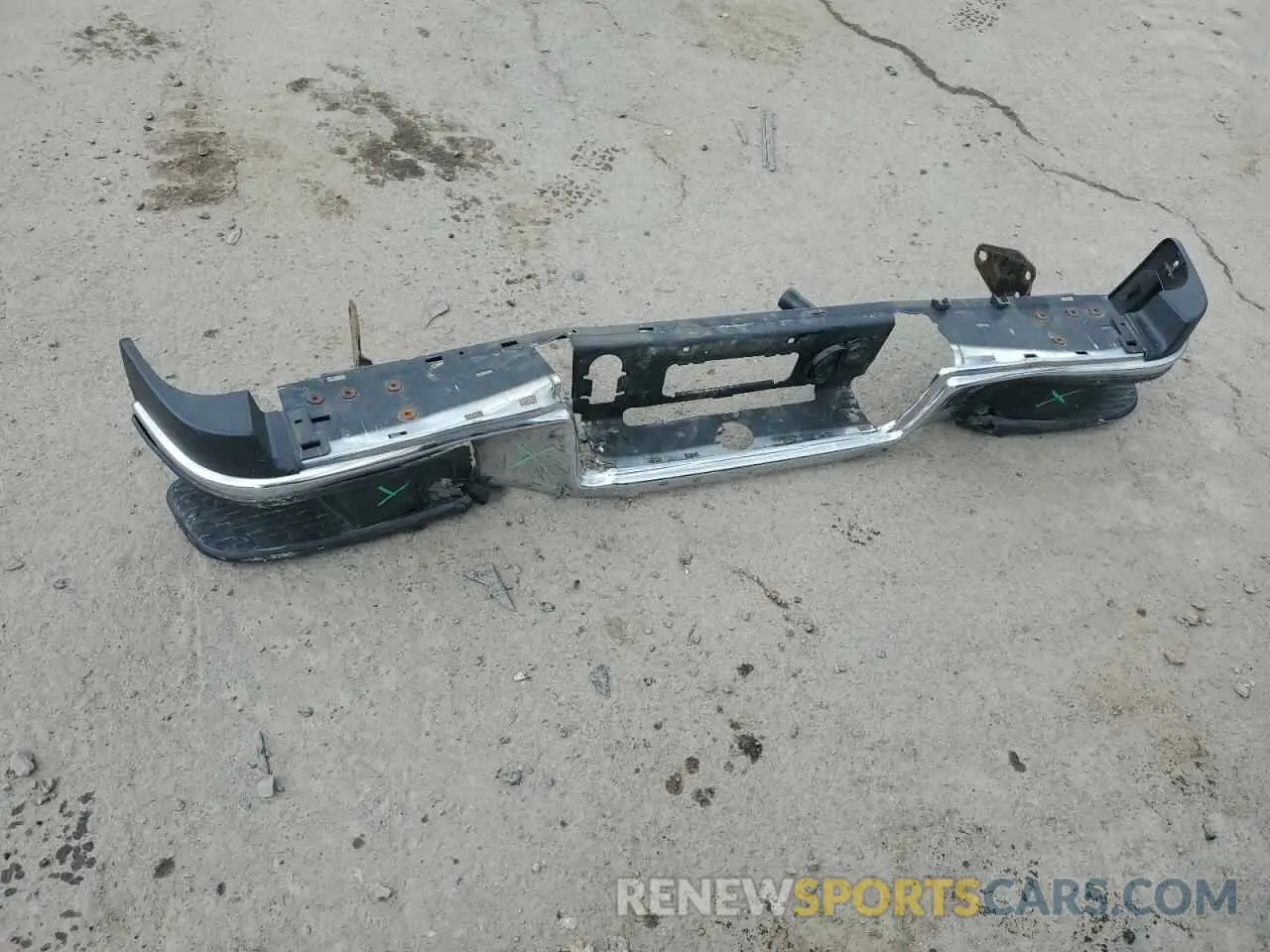 12 Photograph of a damaged car 1GTG6CEN8K1229221 GMC CANYON 2019