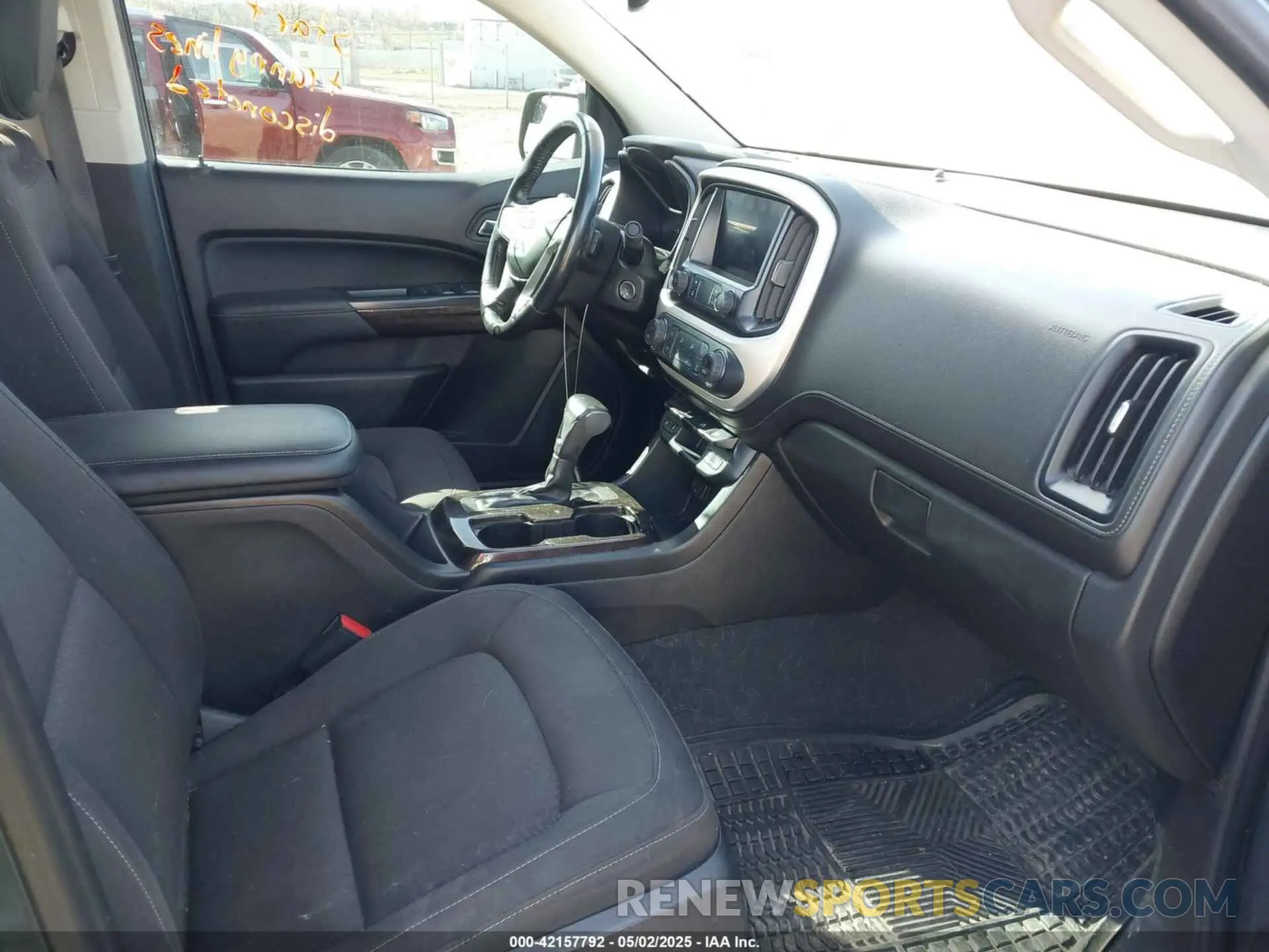 5 Photograph of a damaged car 1GTG6CEN9K1128155 GMC CANYON 2019