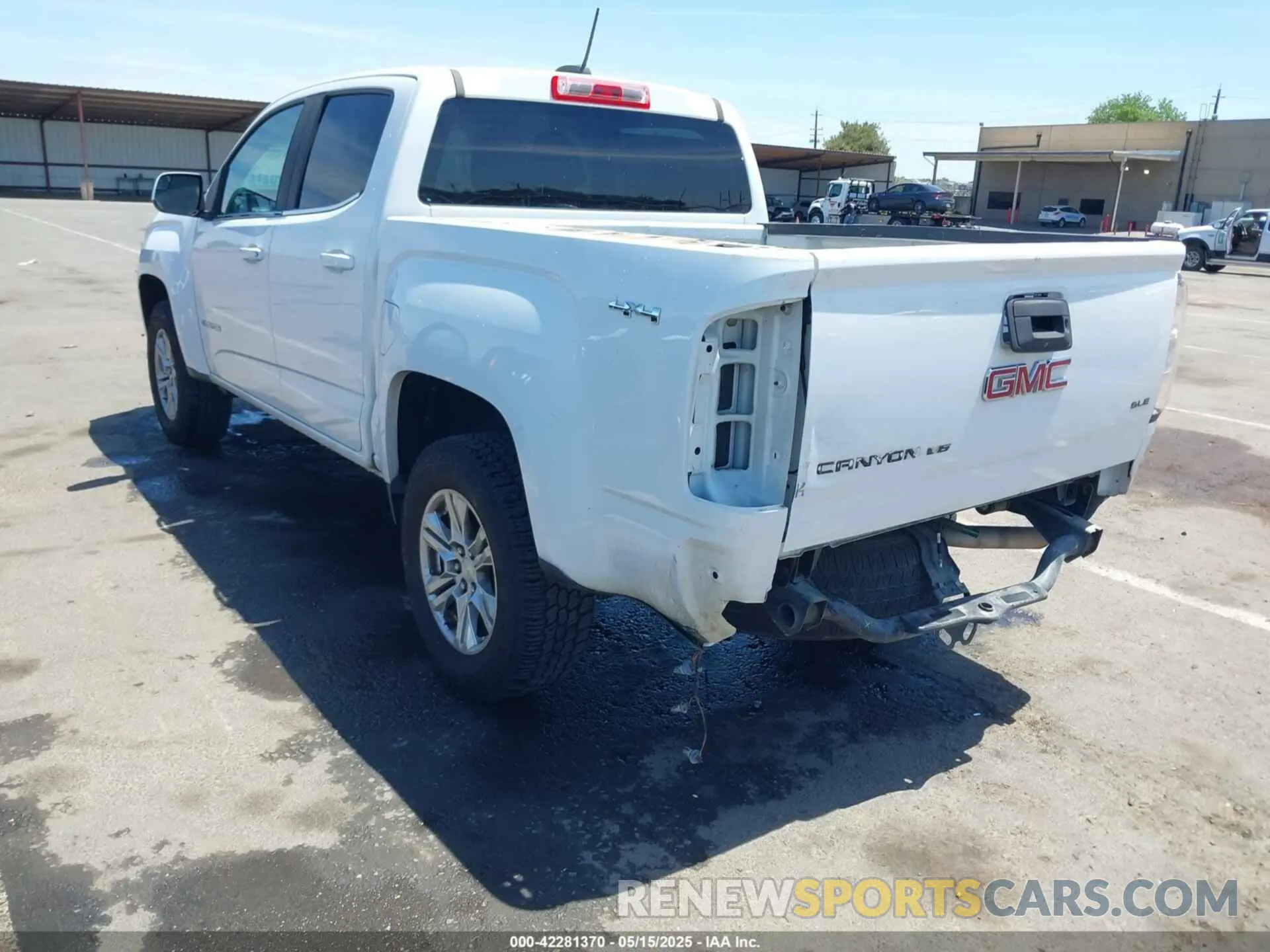 3 Photograph of a damaged car 1GTG6CEN9K1301897 GMC CANYON 2019