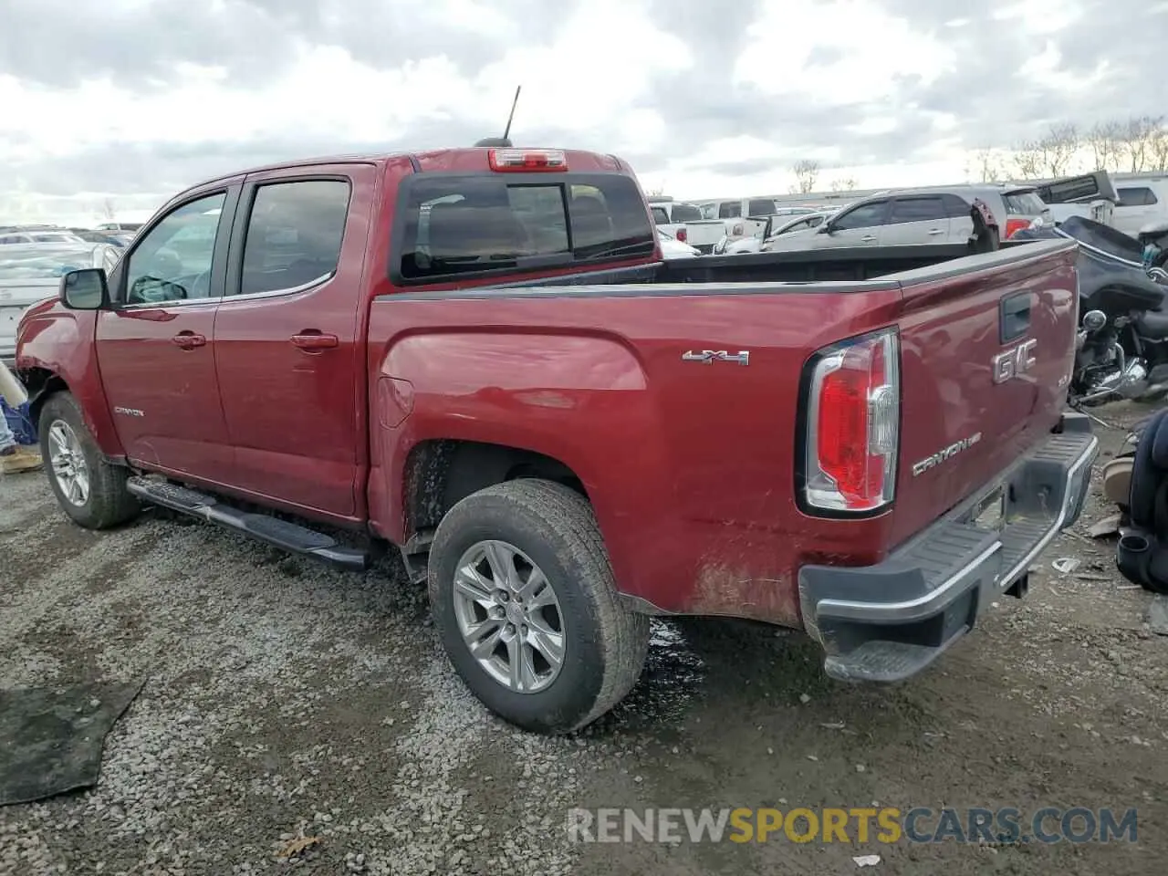 2 Photograph of a damaged car 1GTG6CENXK1208984 GMC CANYON 2019