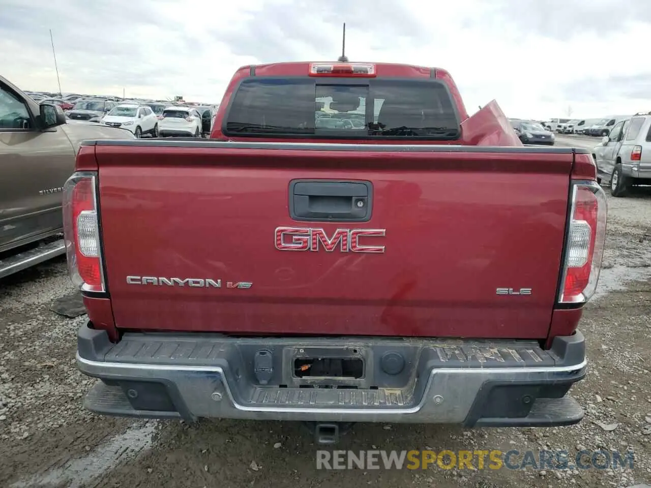 6 Photograph of a damaged car 1GTG6CENXK1208984 GMC CANYON 2019