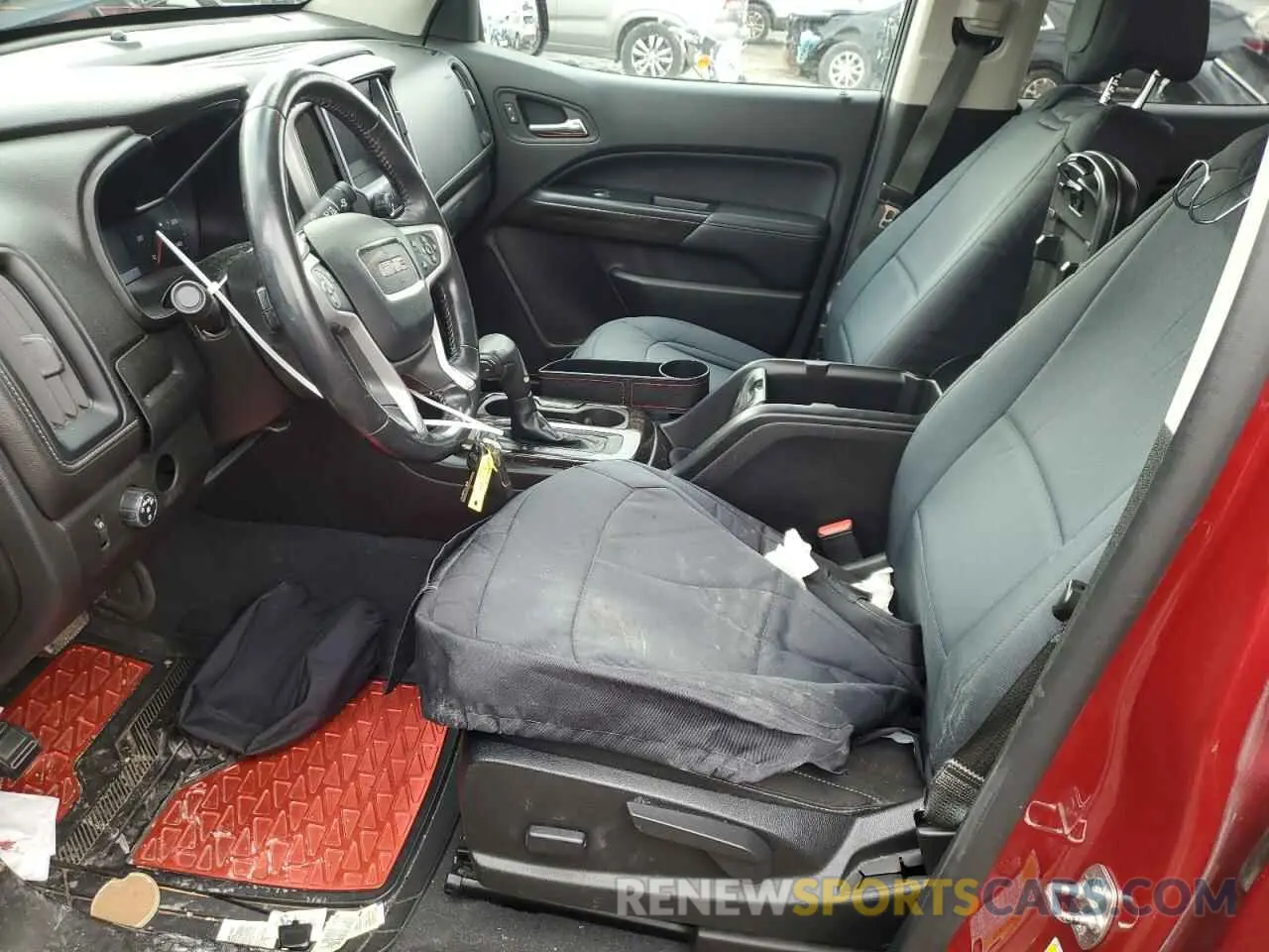 7 Photograph of a damaged car 1GTG6CENXK1208984 GMC CANYON 2019