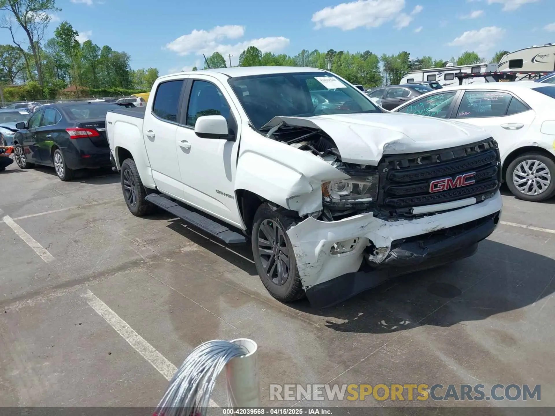 1 Photograph of a damaged car 1GTG6CENXK1319647 GMC CANYON 2019