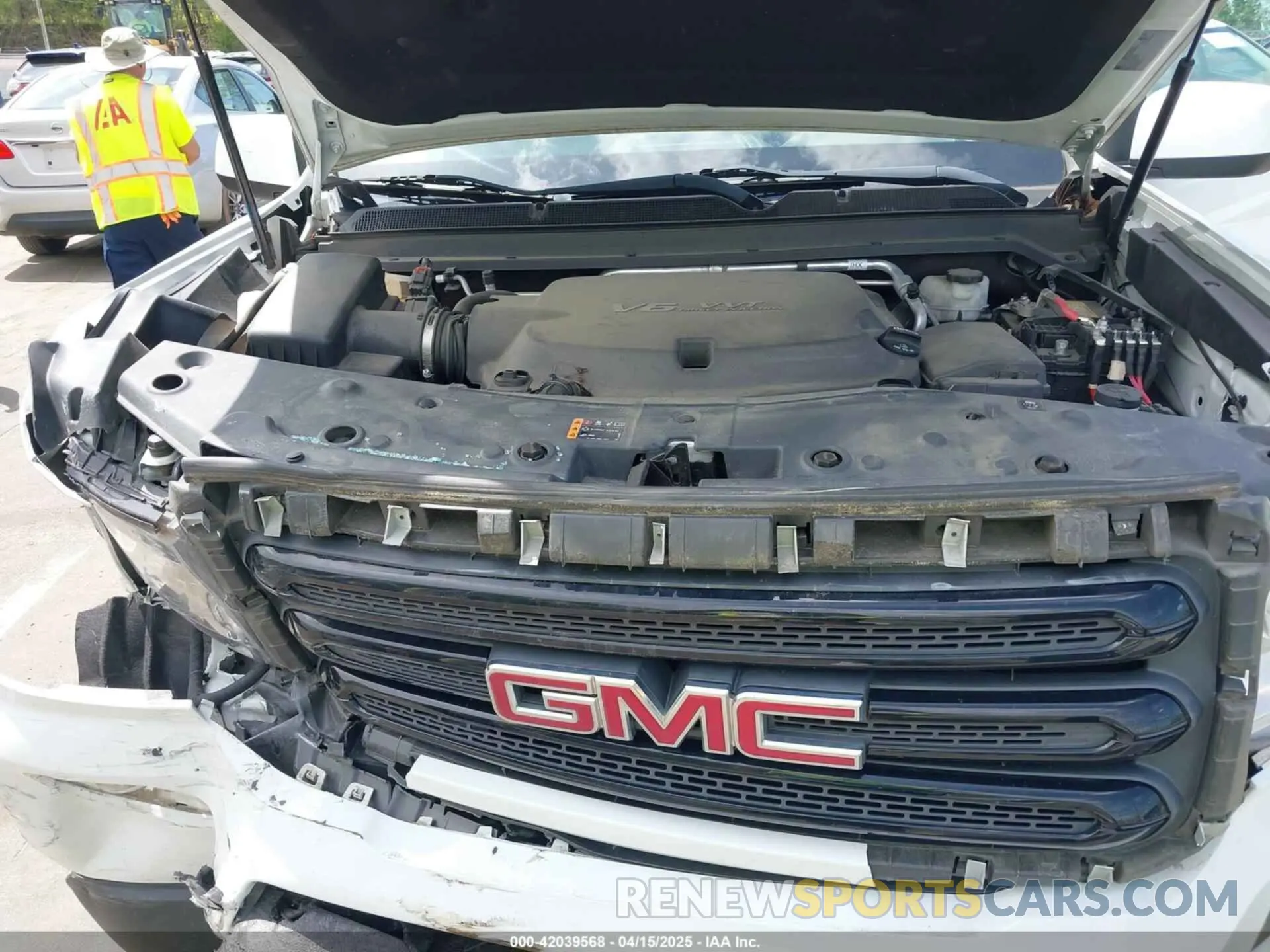 10 Photograph of a damaged car 1GTG6CENXK1319647 GMC CANYON 2019