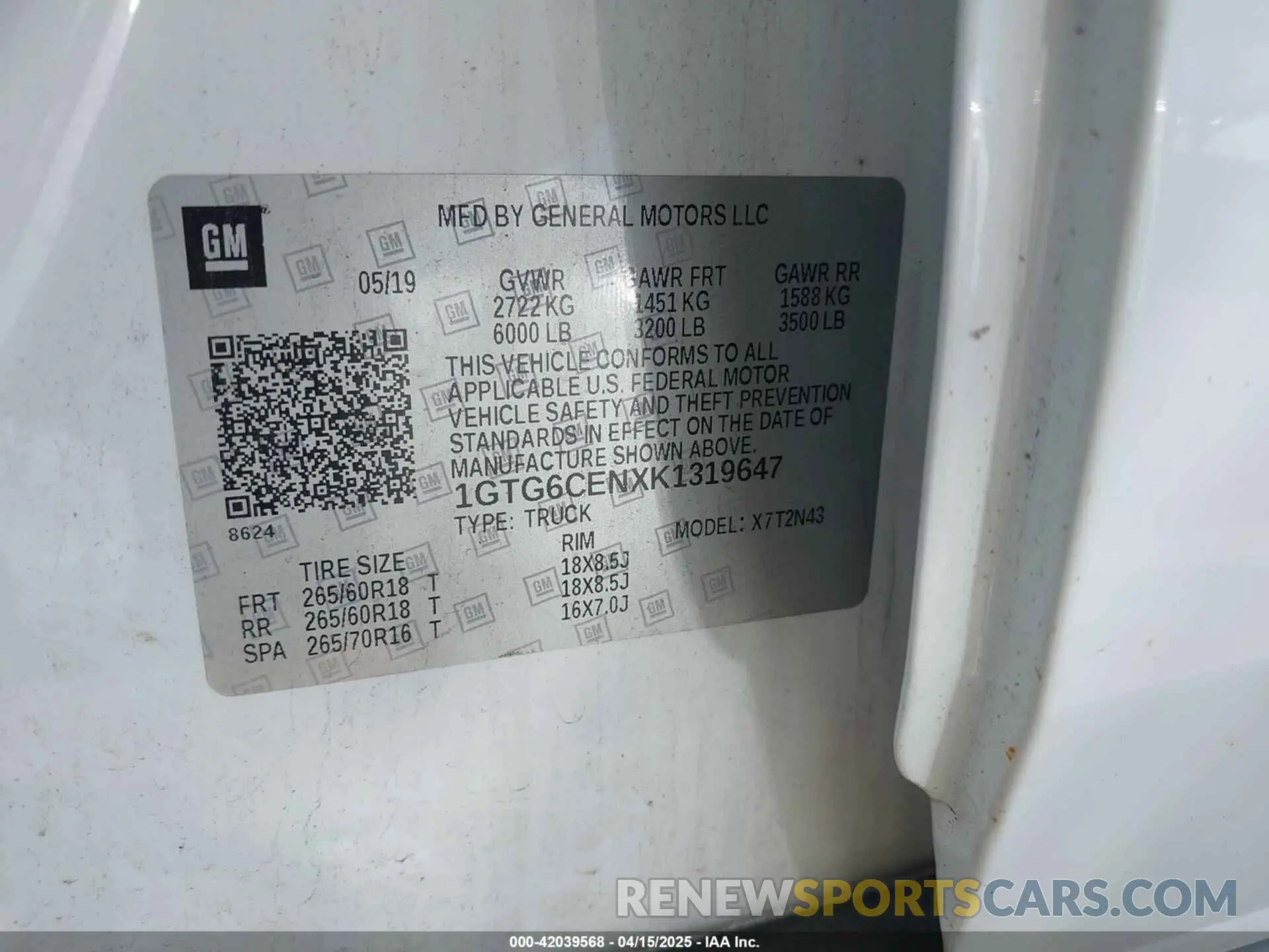 9 Photograph of a damaged car 1GTG6CENXK1319647 GMC CANYON 2019