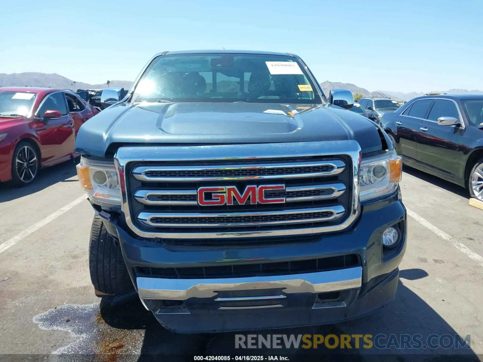 12 Photograph of a damaged car 1GTG6DEN1K1207289 GMC CANYON 2019