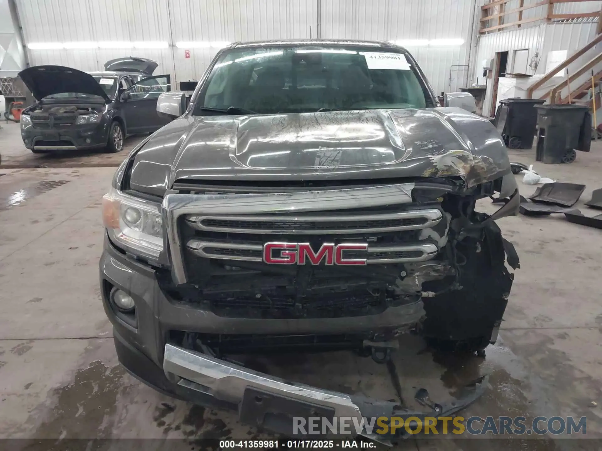 13 Photograph of a damaged car 1GTG6DEN8K1356749 GMC CANYON 2019