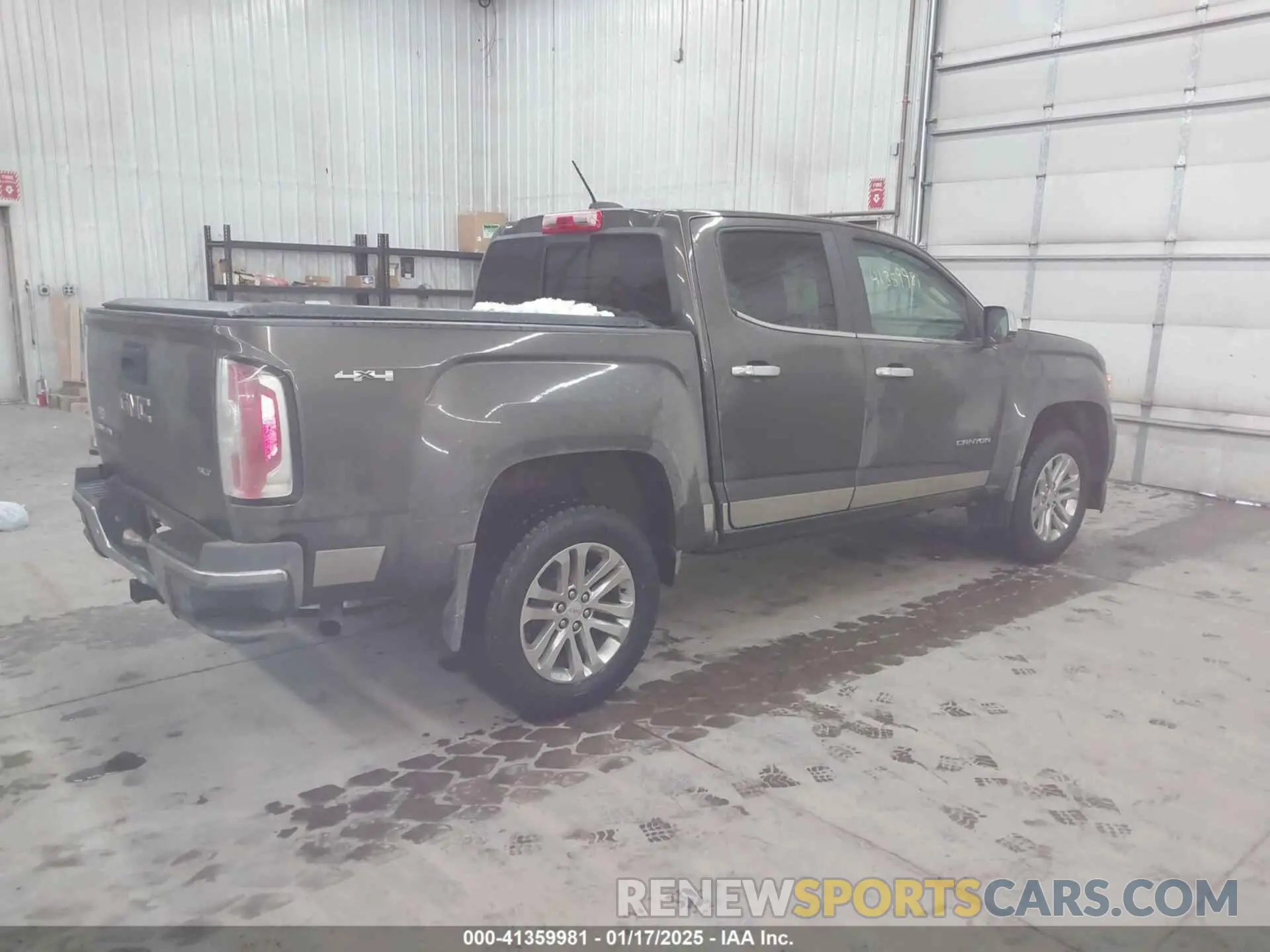 4 Photograph of a damaged car 1GTG6DEN8K1356749 GMC CANYON 2019