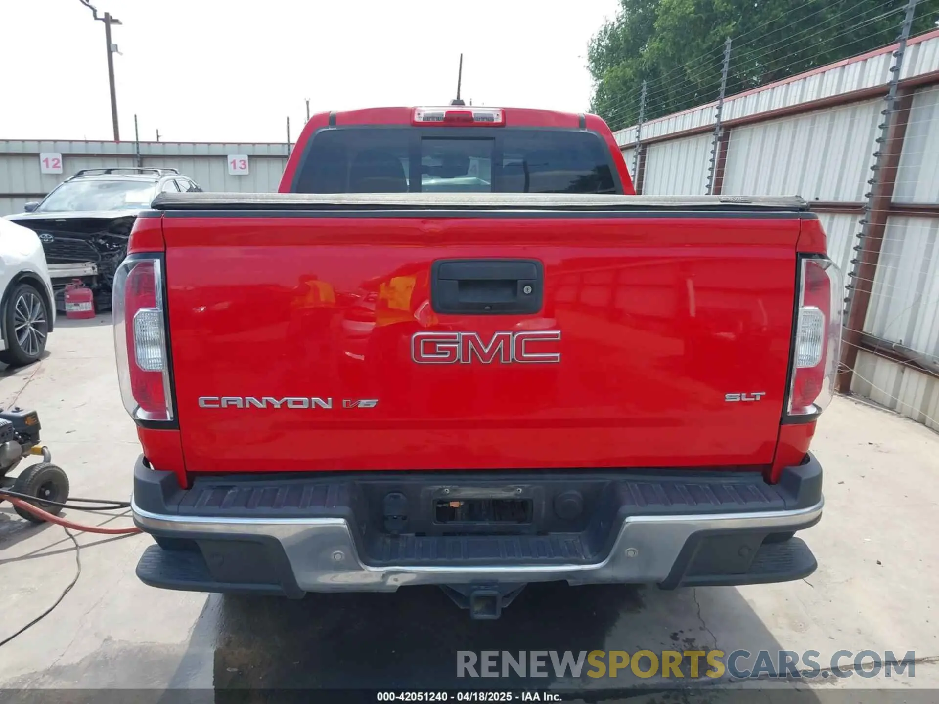 16 Photograph of a damaged car 1GTG6DEN9K1209534 GMC CANYON 2019