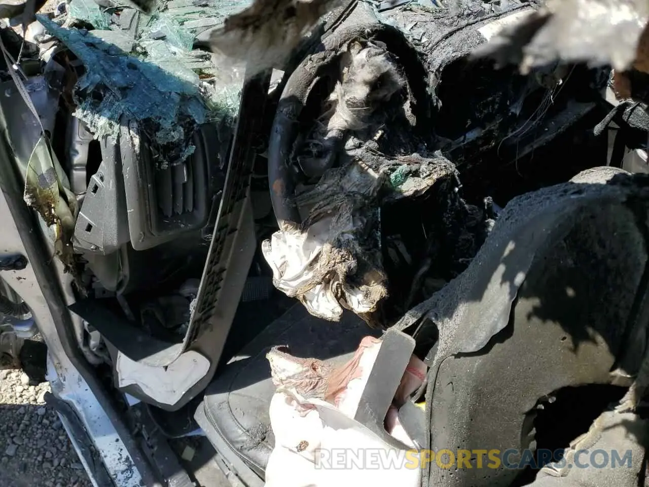 8 Photograph of a damaged car 1GTG6DENXK1263599 GMC CANYON 2019