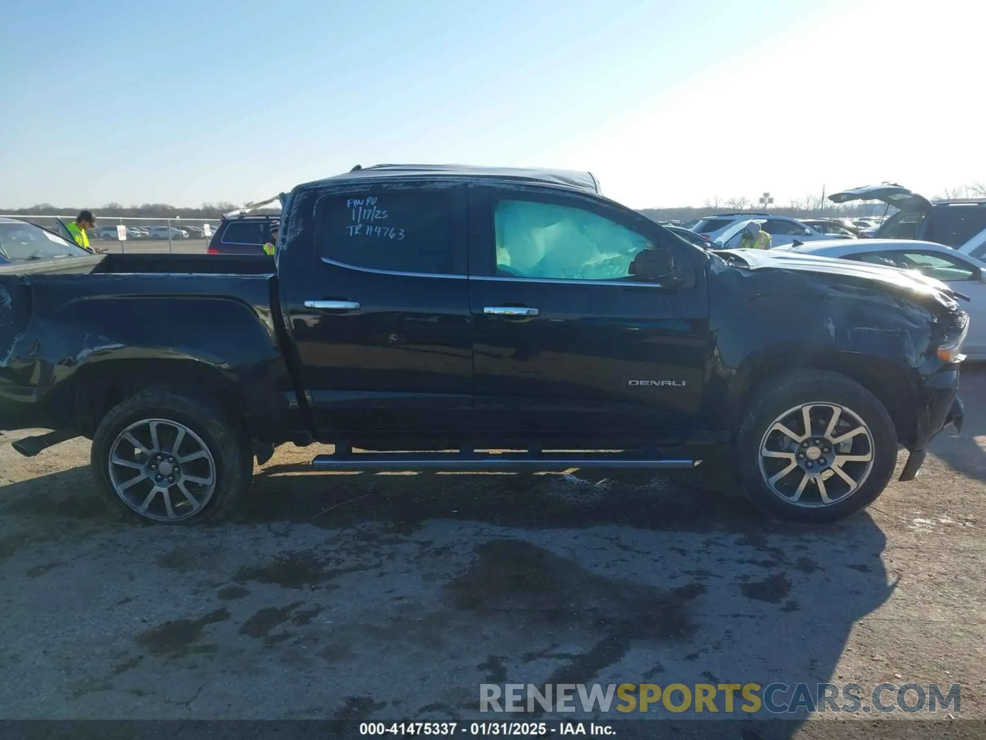 13 Photograph of a damaged car 1GTG6EEN0K1106301 GMC CANYON 2019