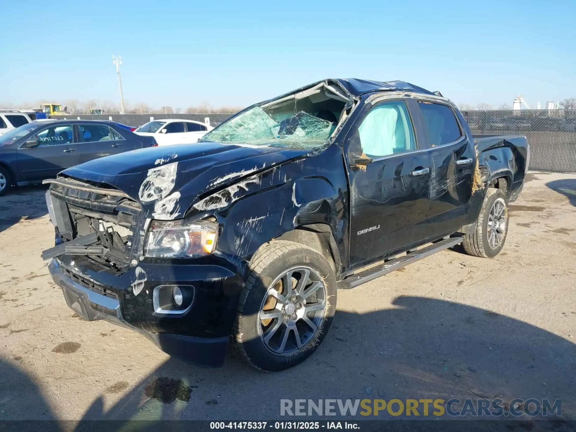 2 Photograph of a damaged car 1GTG6EEN0K1106301 GMC CANYON 2019