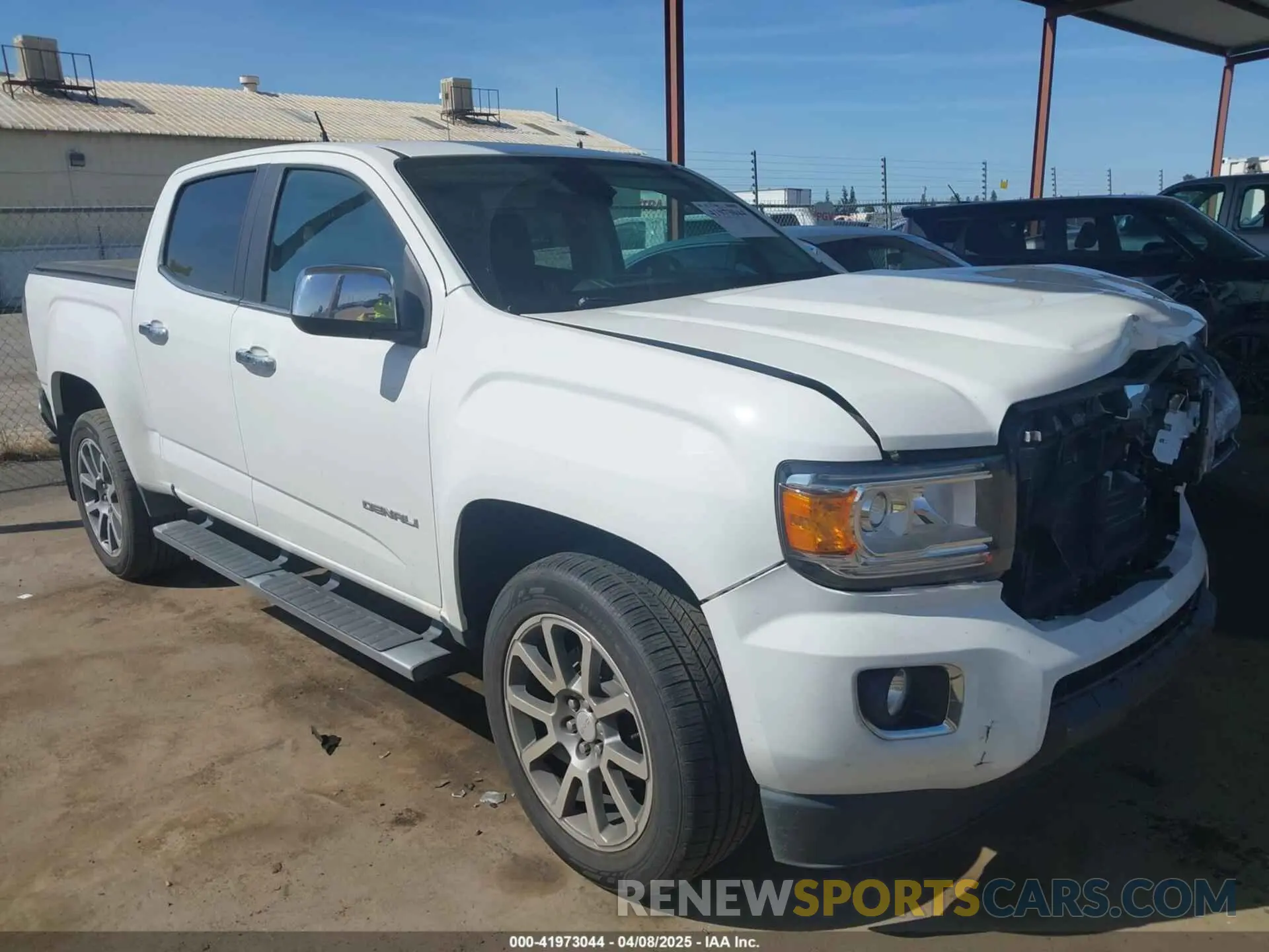 1 Photograph of a damaged car 1GTG6EEN2K1102637 GMC CANYON 2019