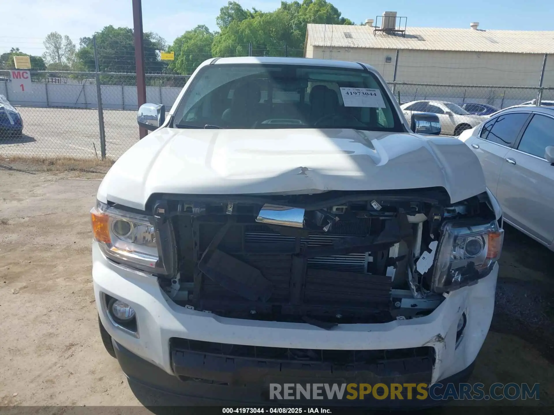 12 Photograph of a damaged car 1GTG6EEN2K1102637 GMC CANYON 2019