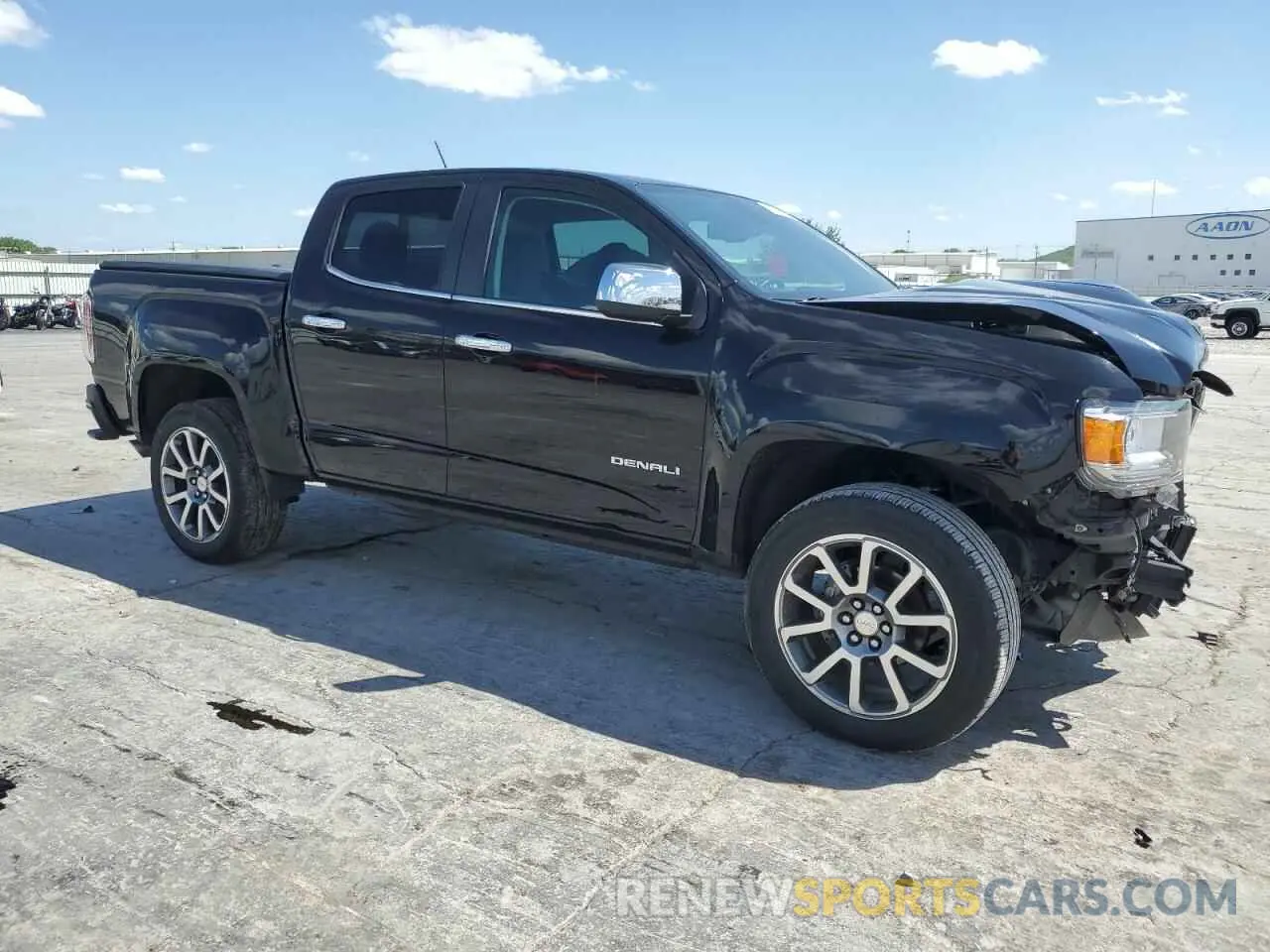 4 Photograph of a damaged car 1GTG6EEN3K1215657 GMC CANYON 2019