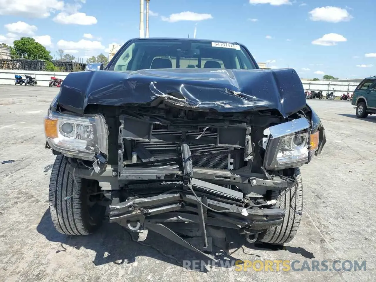 5 Photograph of a damaged car 1GTG6EEN3K1215657 GMC CANYON 2019