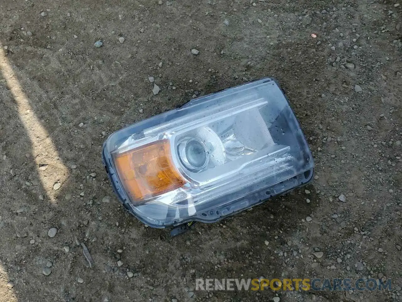 12 Photograph of a damaged car 1GTG6EEN4K1345592 GMC CANYON 2019