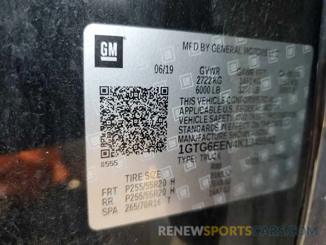 13 Photograph of a damaged car 1GTG6EEN4K1345592 GMC CANYON 2019