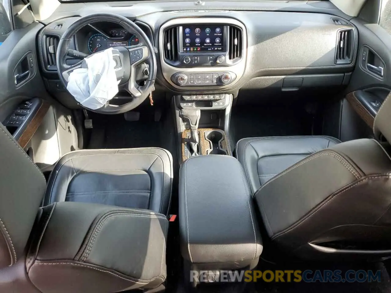 8 Photograph of a damaged car 1GTG6EEN4K1345592 GMC CANYON 2019