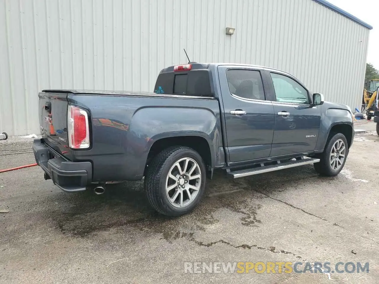 3 Photograph of a damaged car 1GTG6EEN6K1272872 GMC CANYON 2019