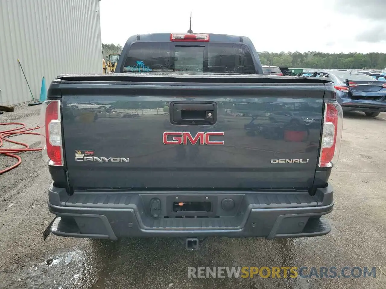 6 Photograph of a damaged car 1GTG6EEN6K1272872 GMC CANYON 2019