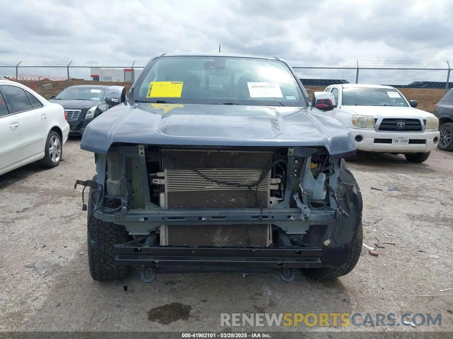 13 Photograph of a damaged car 1GTG6EEN6K1354469 GMC CANYON 2019