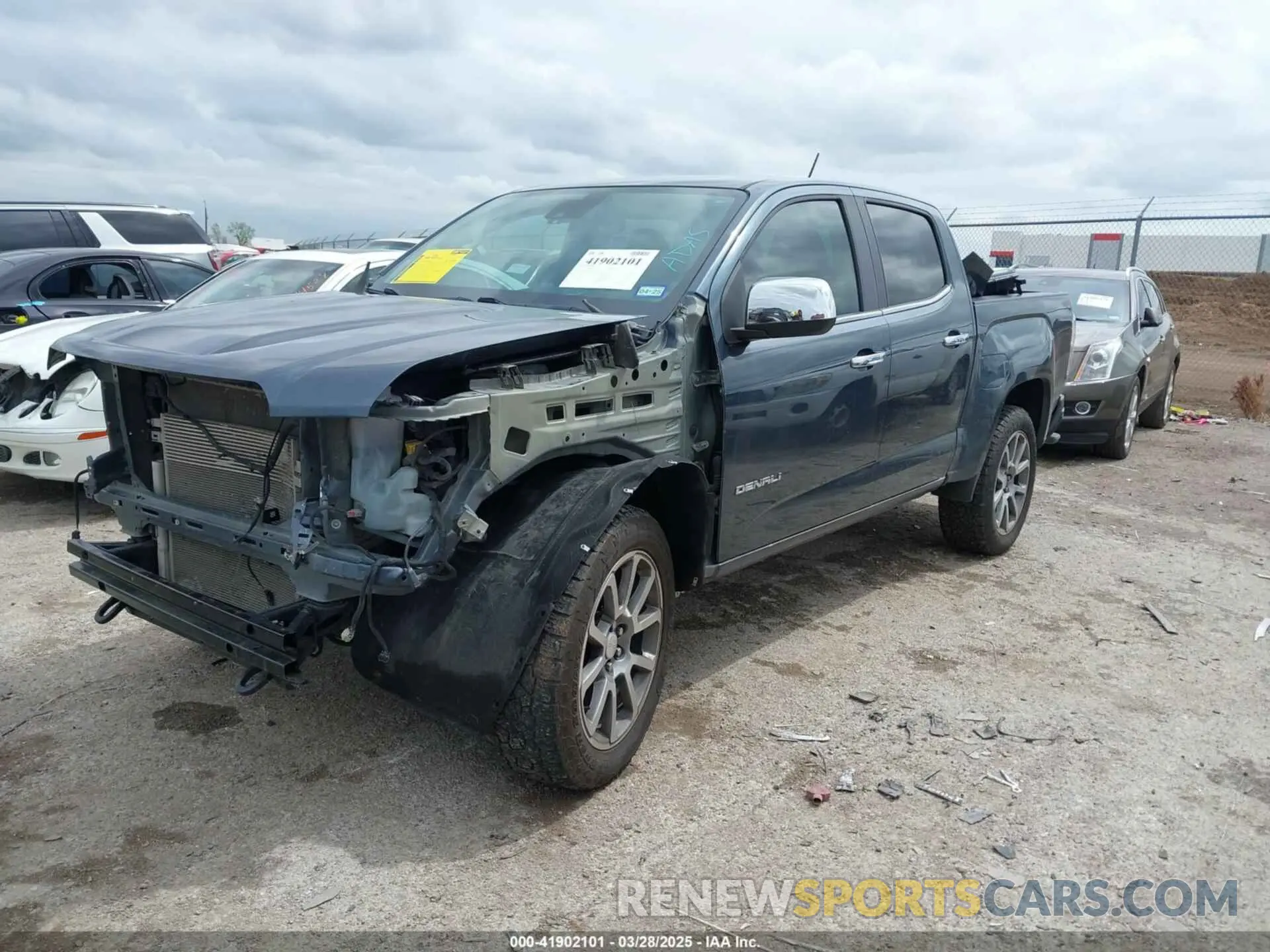2 Photograph of a damaged car 1GTG6EEN6K1354469 GMC CANYON 2019