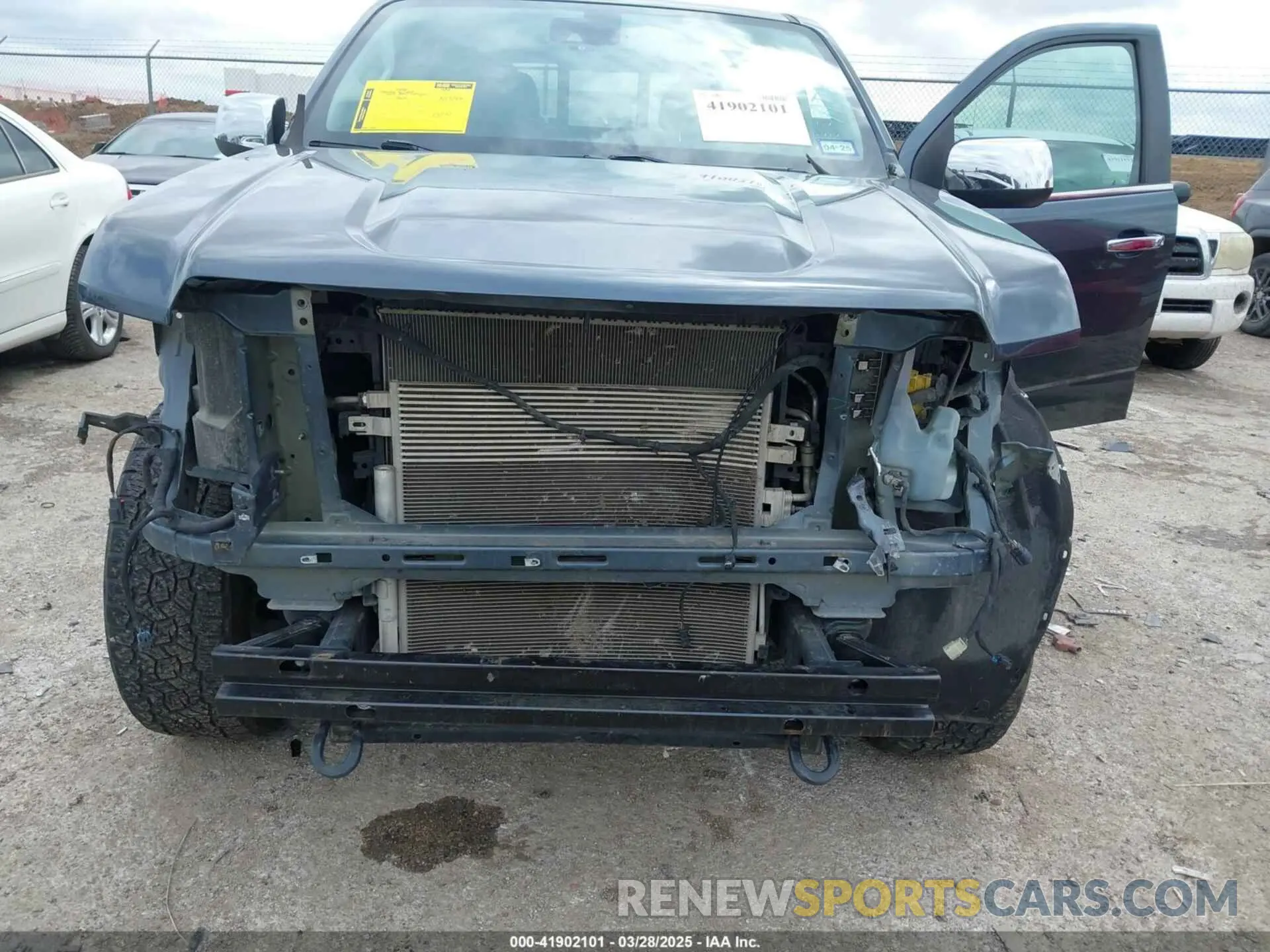 6 Photograph of a damaged car 1GTG6EEN6K1354469 GMC CANYON 2019