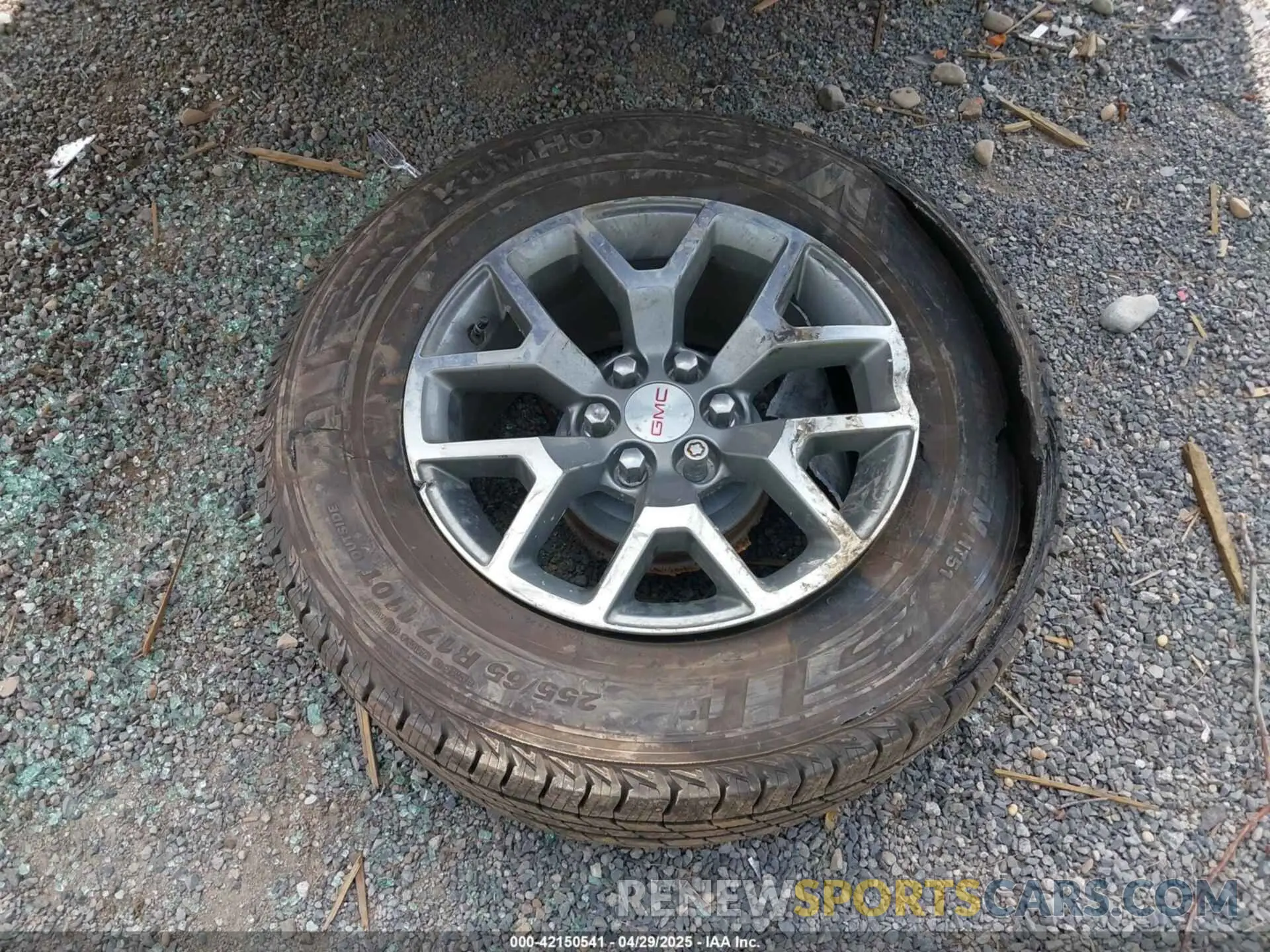 12 Photograph of a damaged car 1GTG6FEN1K1290802 GMC CANYON 2019