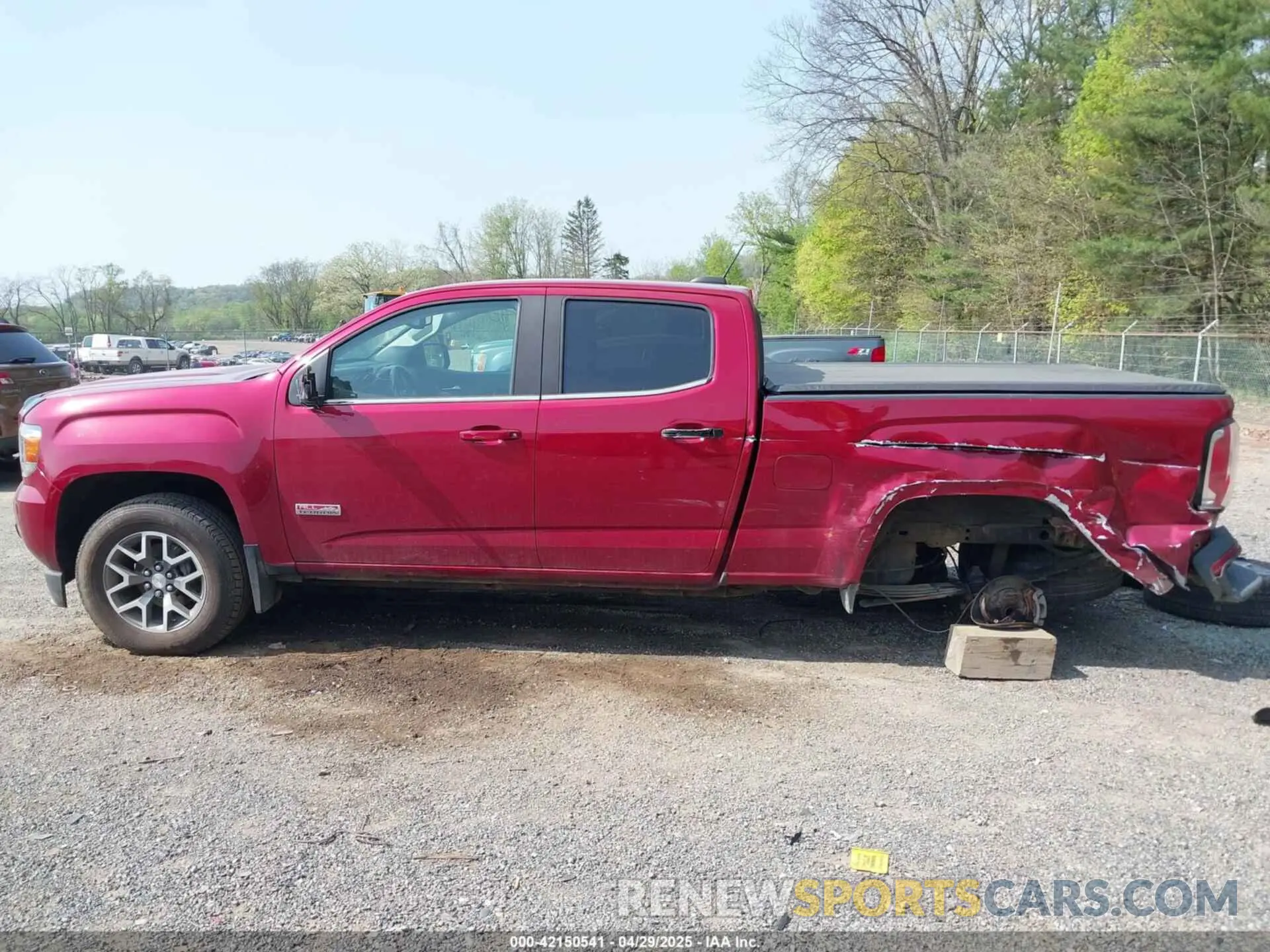 15 Photograph of a damaged car 1GTG6FEN1K1290802 GMC CANYON 2019