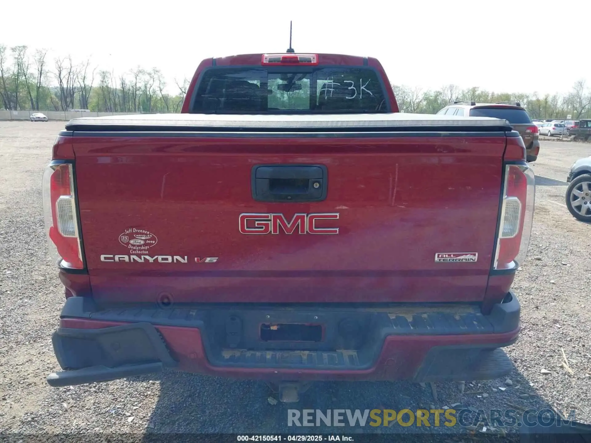 17 Photograph of a damaged car 1GTG6FEN1K1290802 GMC CANYON 2019