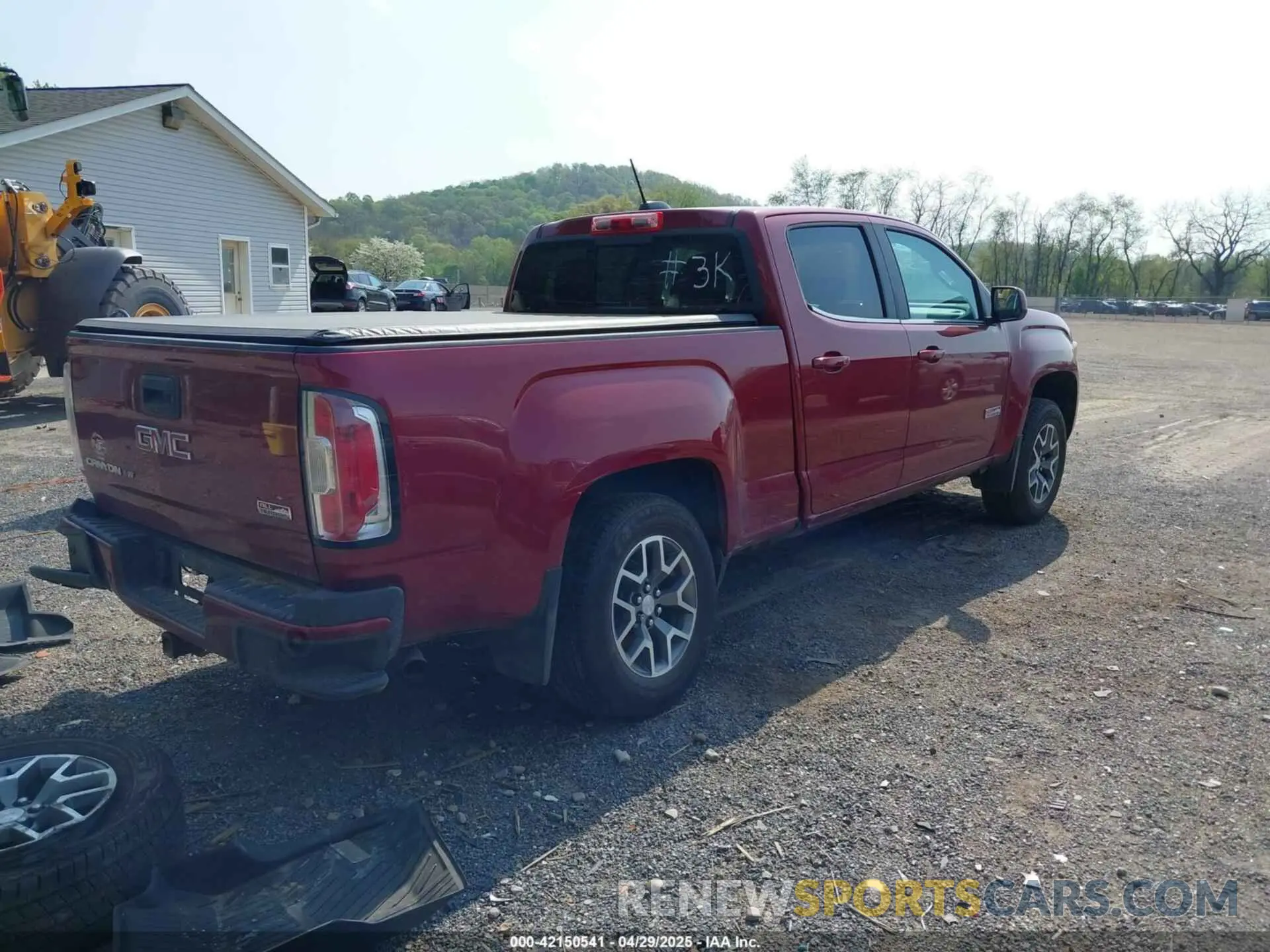 4 Photograph of a damaged car 1GTG6FEN1K1290802 GMC CANYON 2019