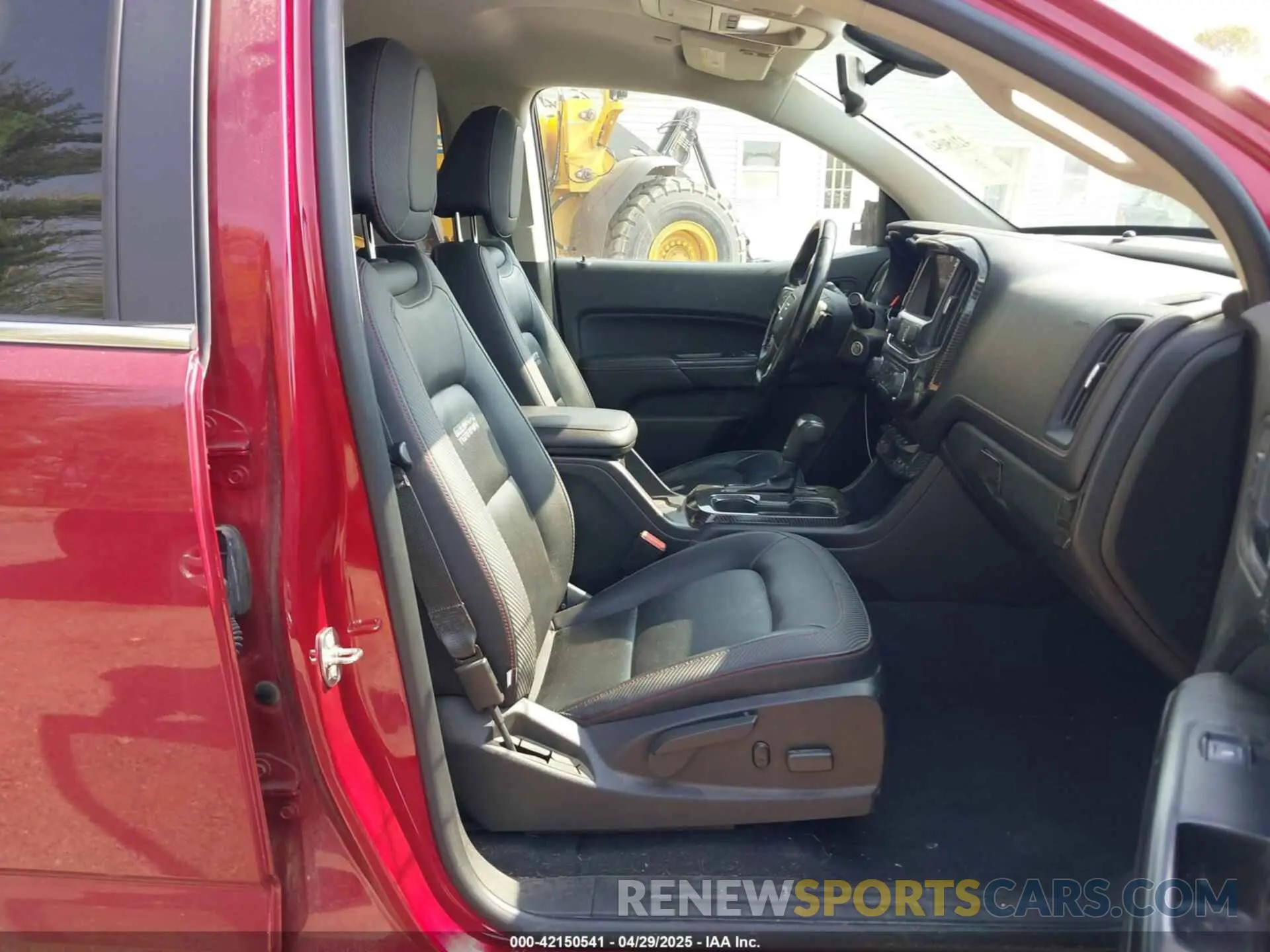 5 Photograph of a damaged car 1GTG6FEN1K1290802 GMC CANYON 2019