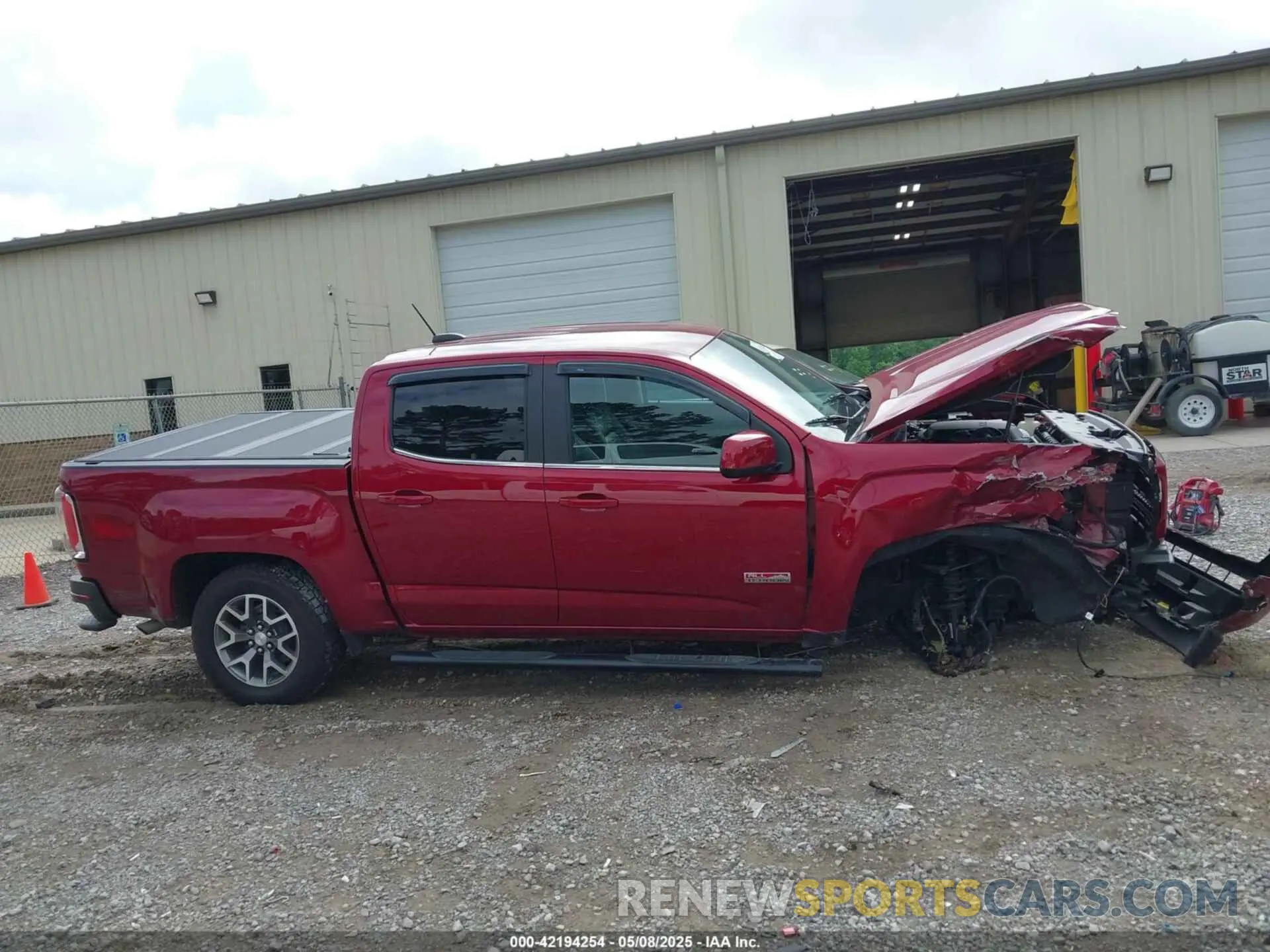 13 Photograph of a damaged car 1GTG6FEN3K1139203 GMC CANYON 2019