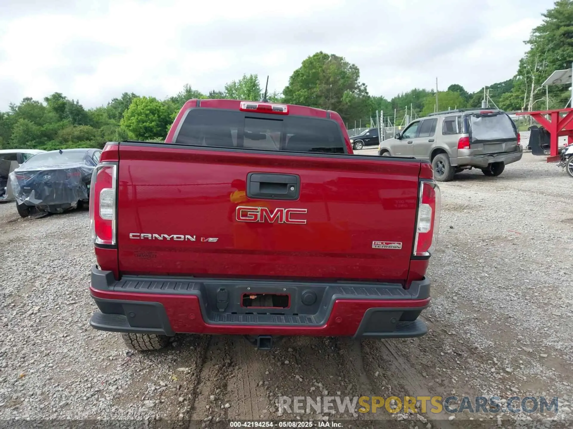 16 Photograph of a damaged car 1GTG6FEN3K1139203 GMC CANYON 2019