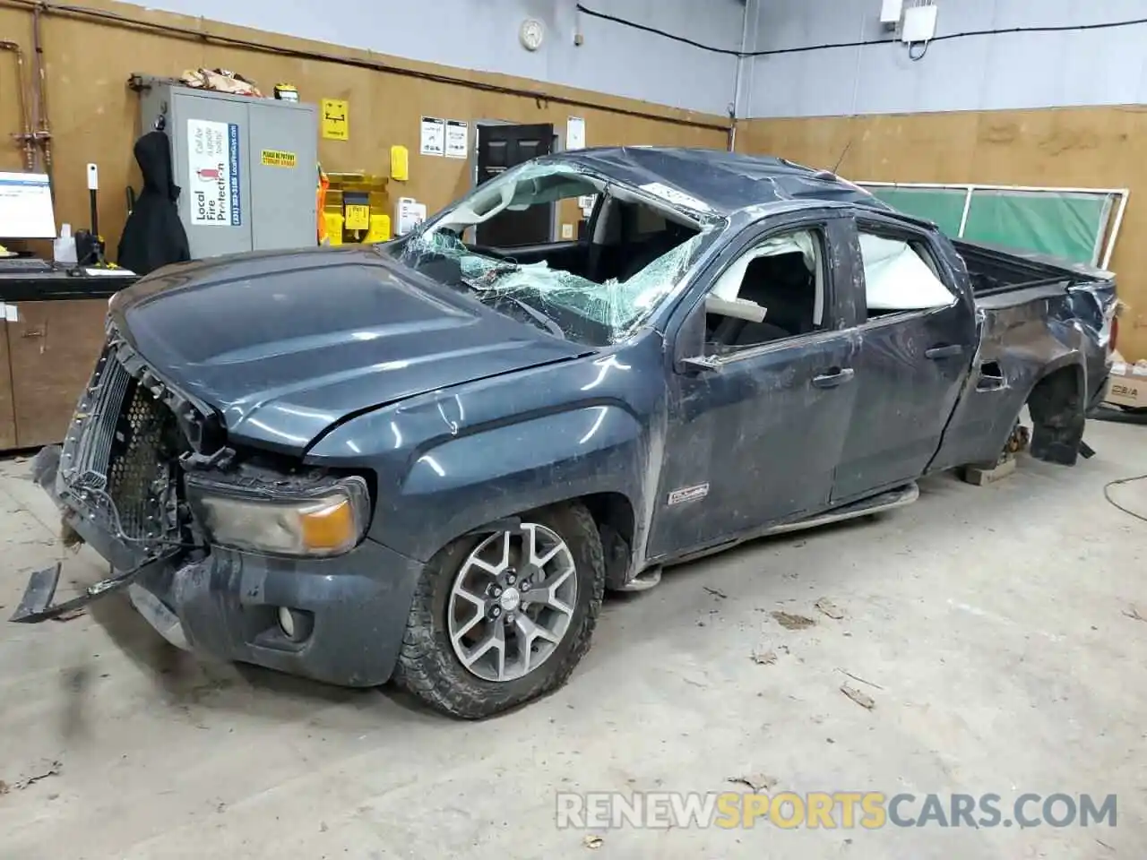 1 Photograph of a damaged car 1GTG6FEN6K1164791 GMC CANYON 2019