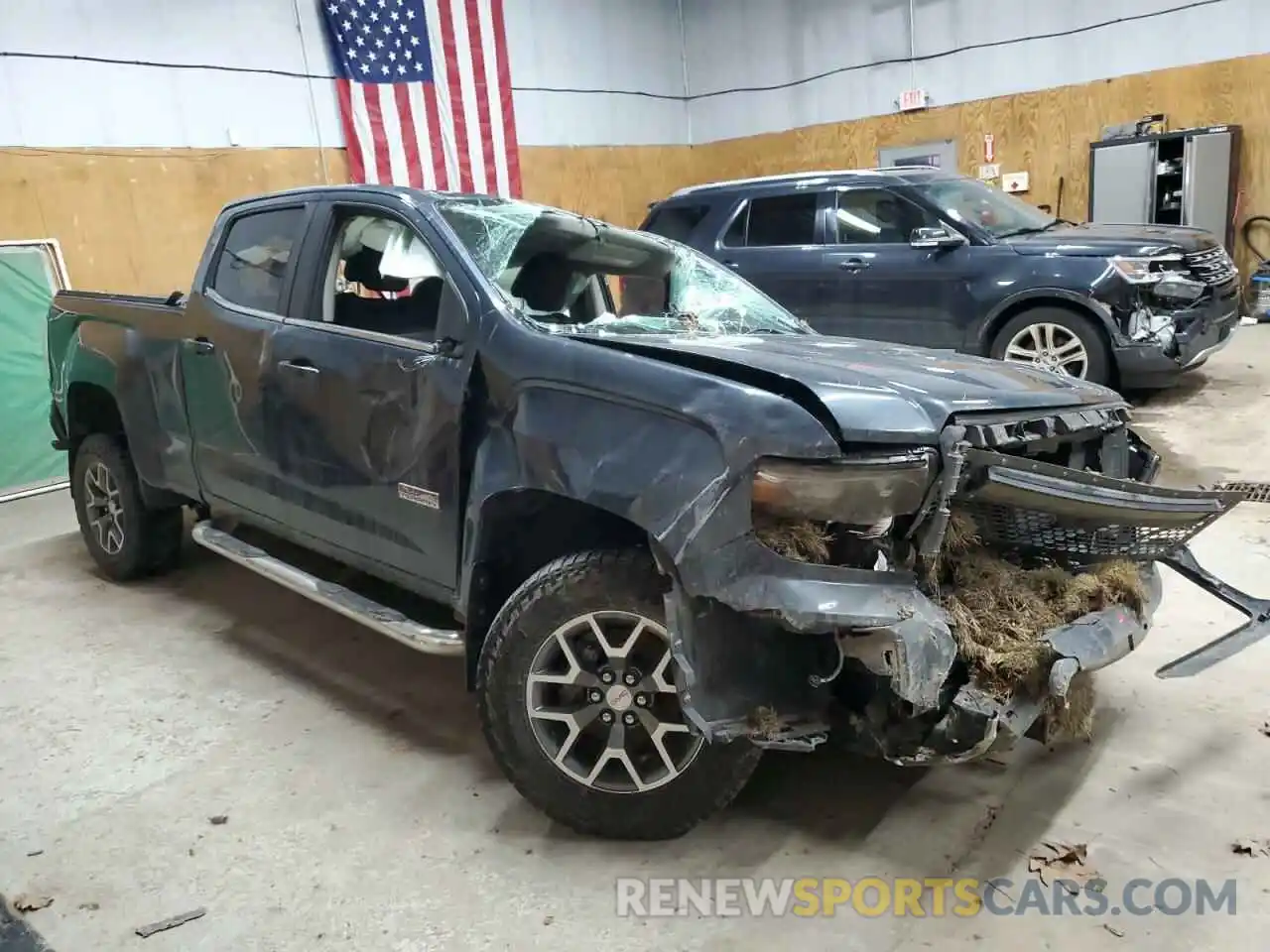 4 Photograph of a damaged car 1GTG6FEN6K1164791 GMC CANYON 2019