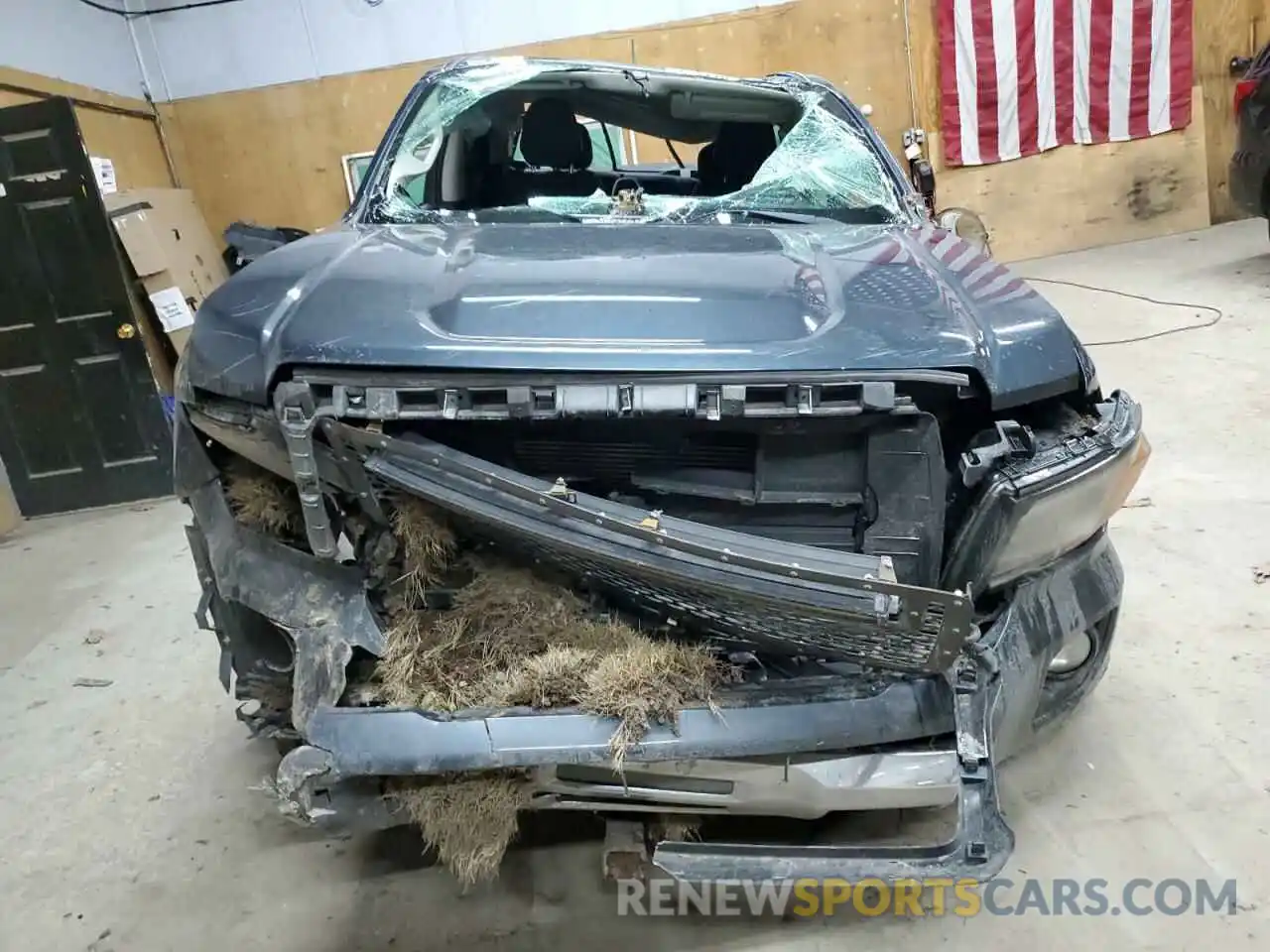 5 Photograph of a damaged car 1GTG6FEN6K1164791 GMC CANYON 2019