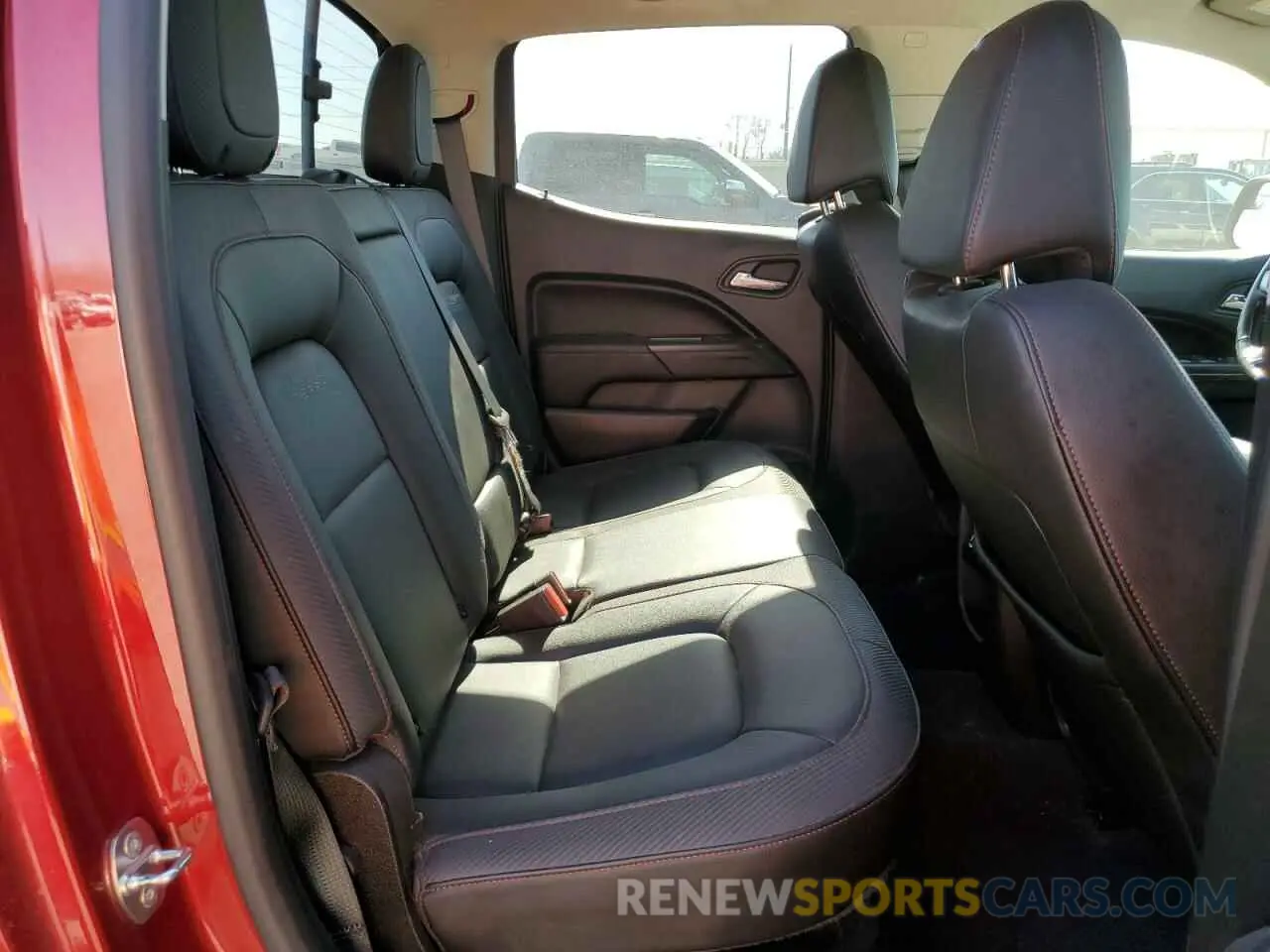 10 Photograph of a damaged car 1GTG6FEN6K1169148 GMC CANYON 2019