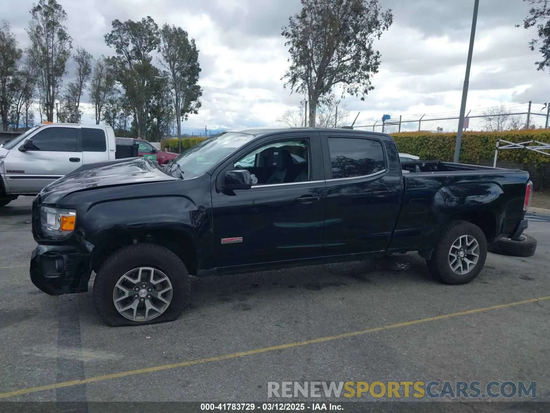 15 Photograph of a damaged car 1GTG6FEN7K1114207 GMC CANYON 2019
