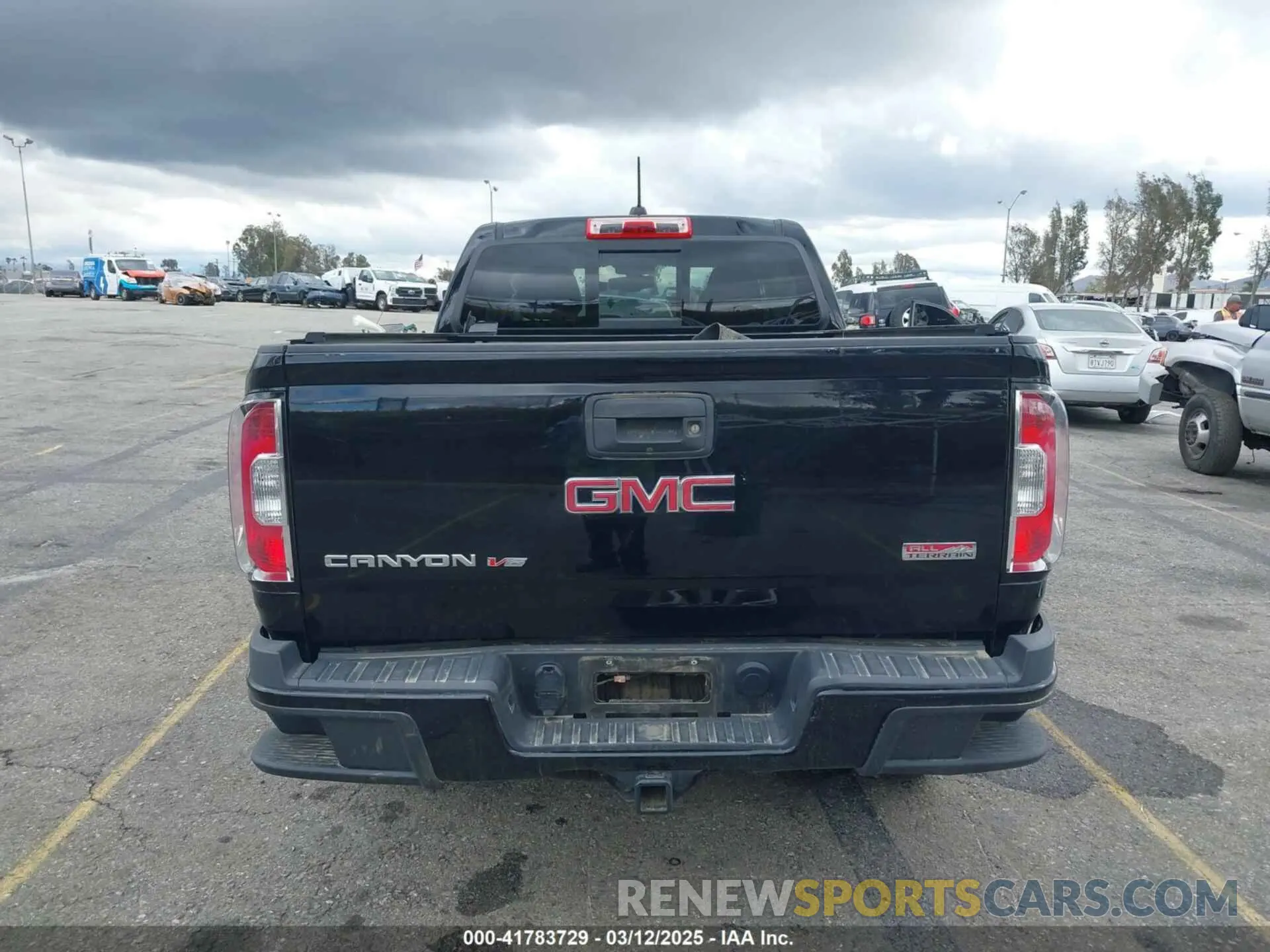 17 Photograph of a damaged car 1GTG6FEN7K1114207 GMC CANYON 2019