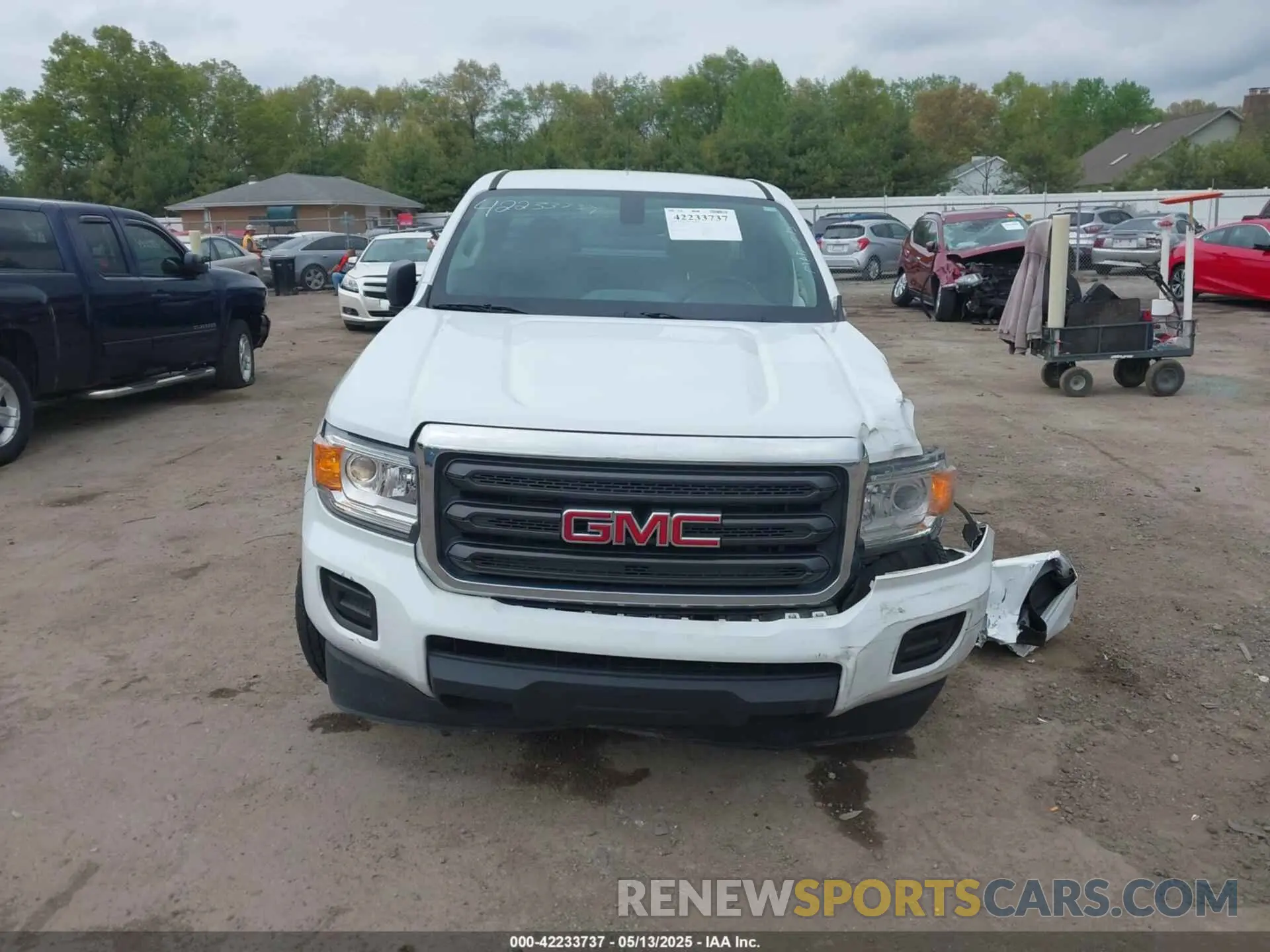 13 Photograph of a damaged car 1GTH5BEN6K1295820 GMC CANYON 2019