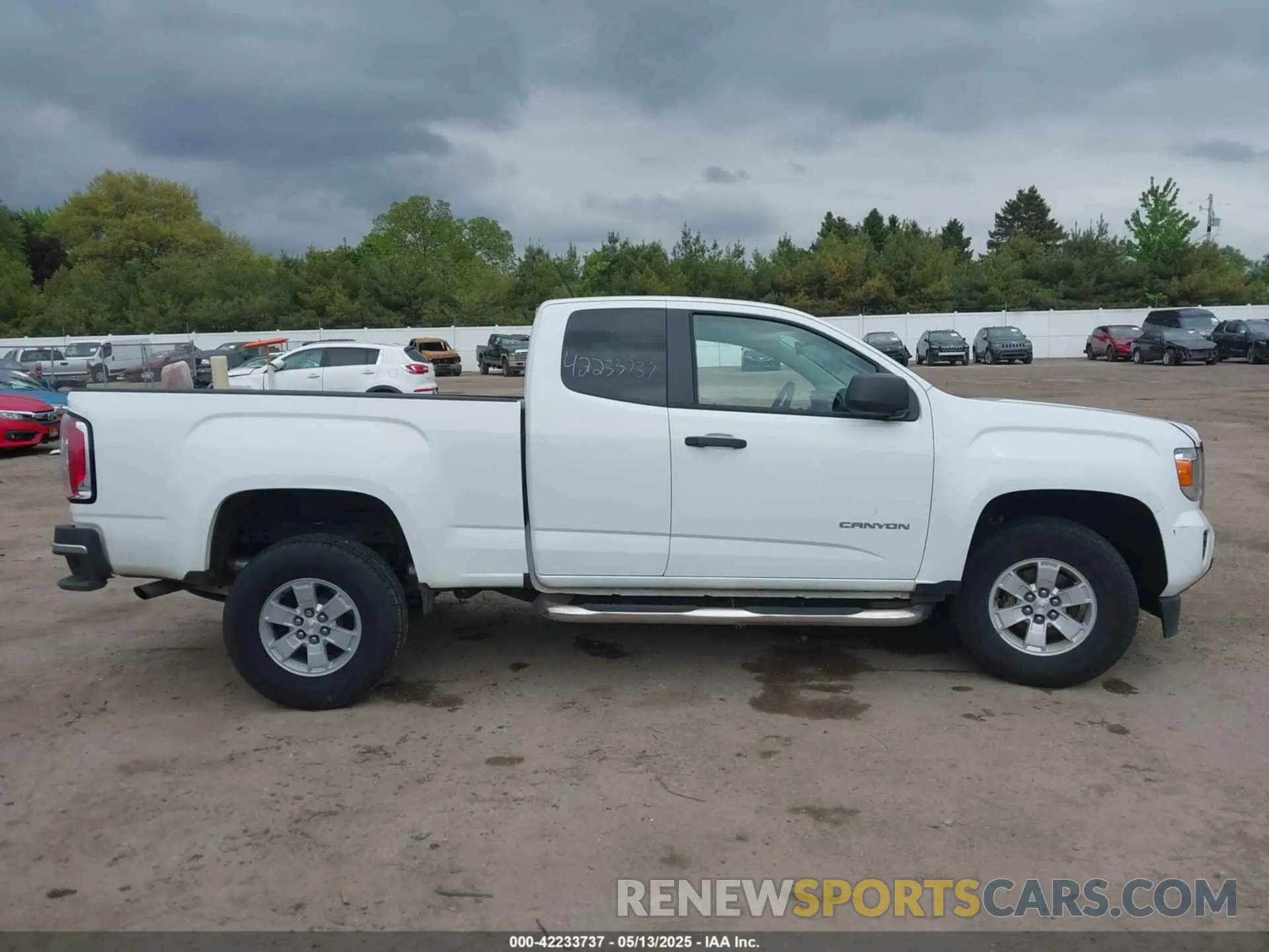 14 Photograph of a damaged car 1GTH5BEN6K1295820 GMC CANYON 2019