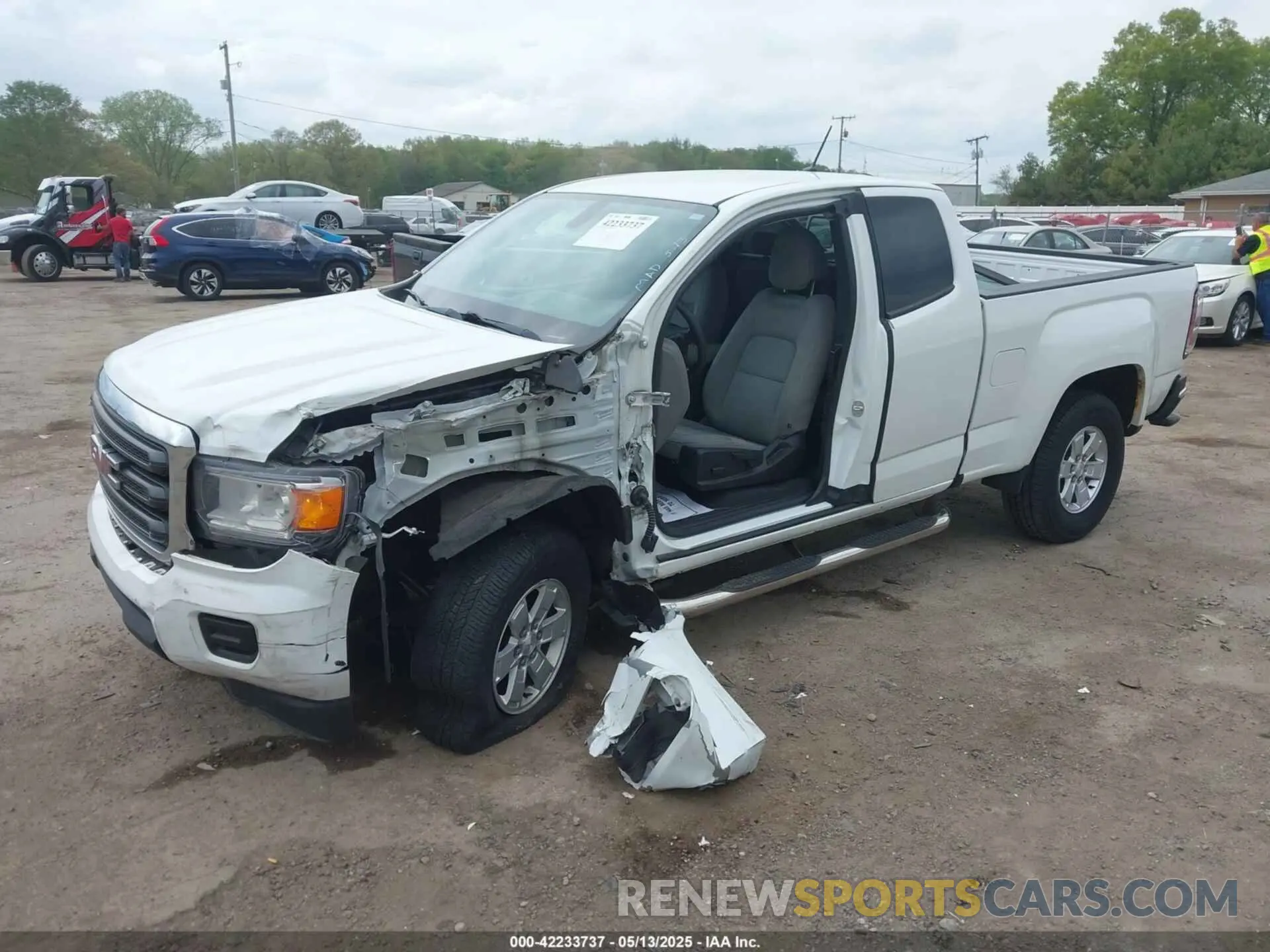 2 Photograph of a damaged car 1GTH5BEN6K1295820 GMC CANYON 2019