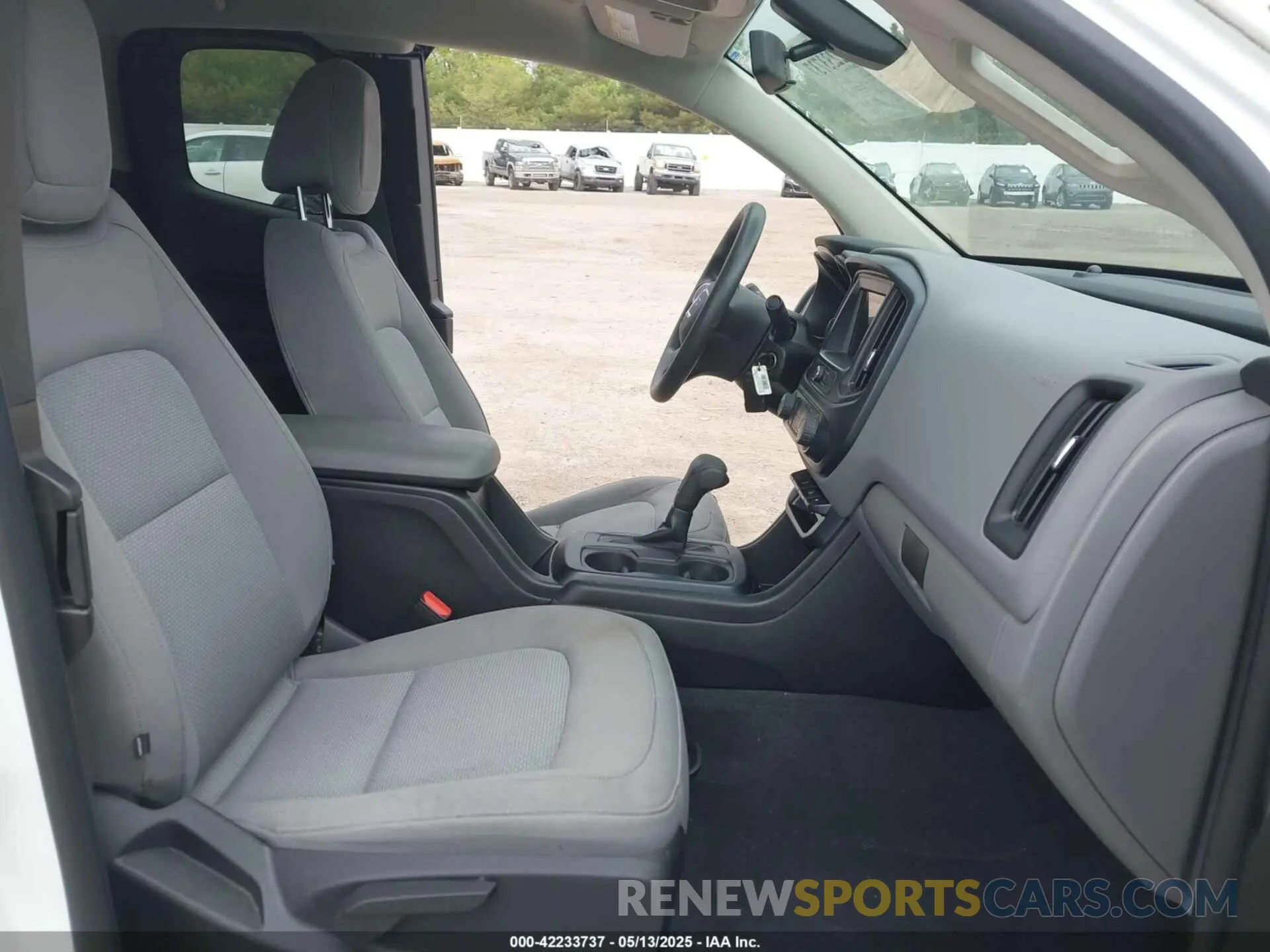 5 Photograph of a damaged car 1GTH5BEN6K1295820 GMC CANYON 2019