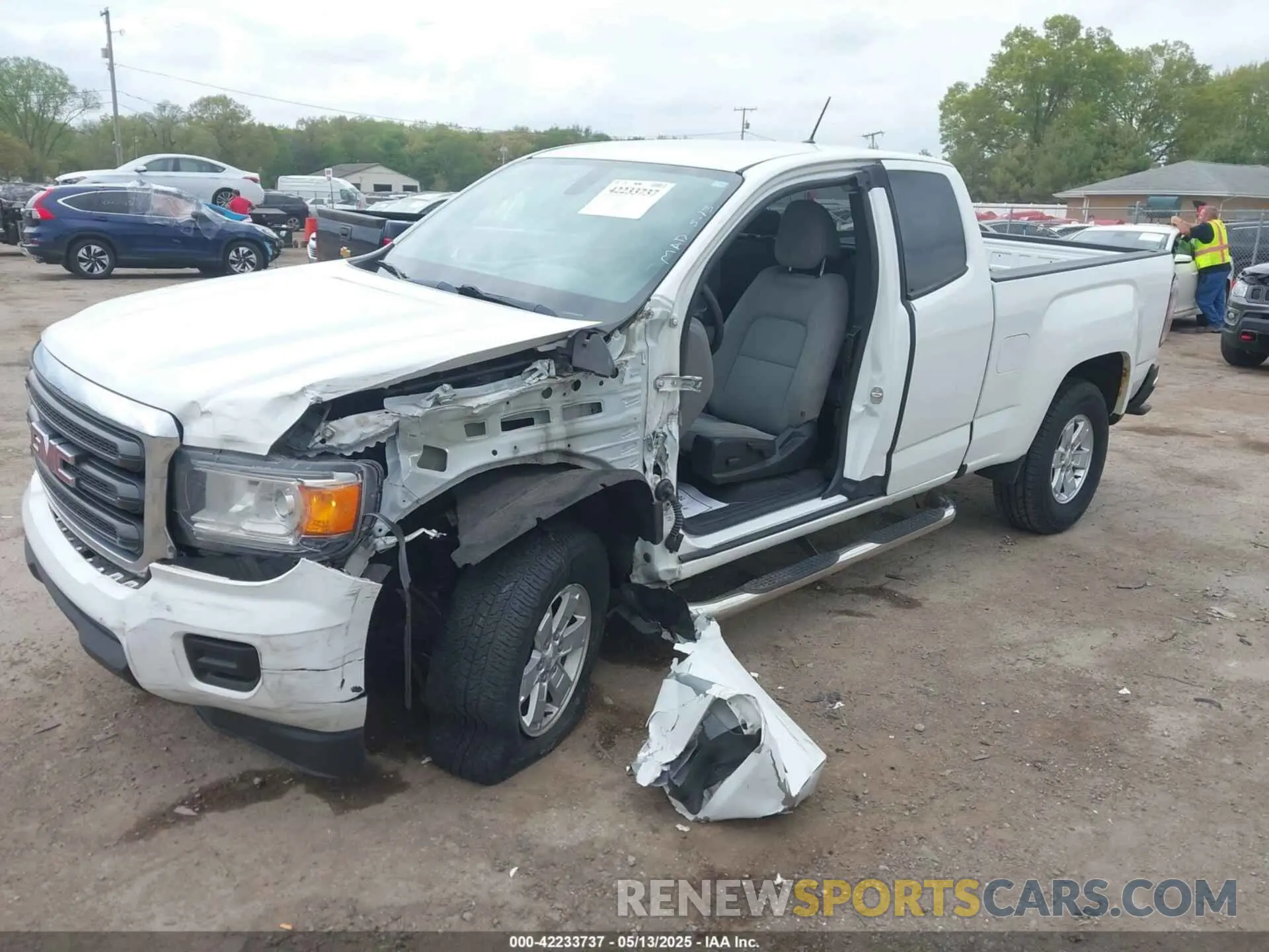6 Photograph of a damaged car 1GTH5BEN6K1295820 GMC CANYON 2019