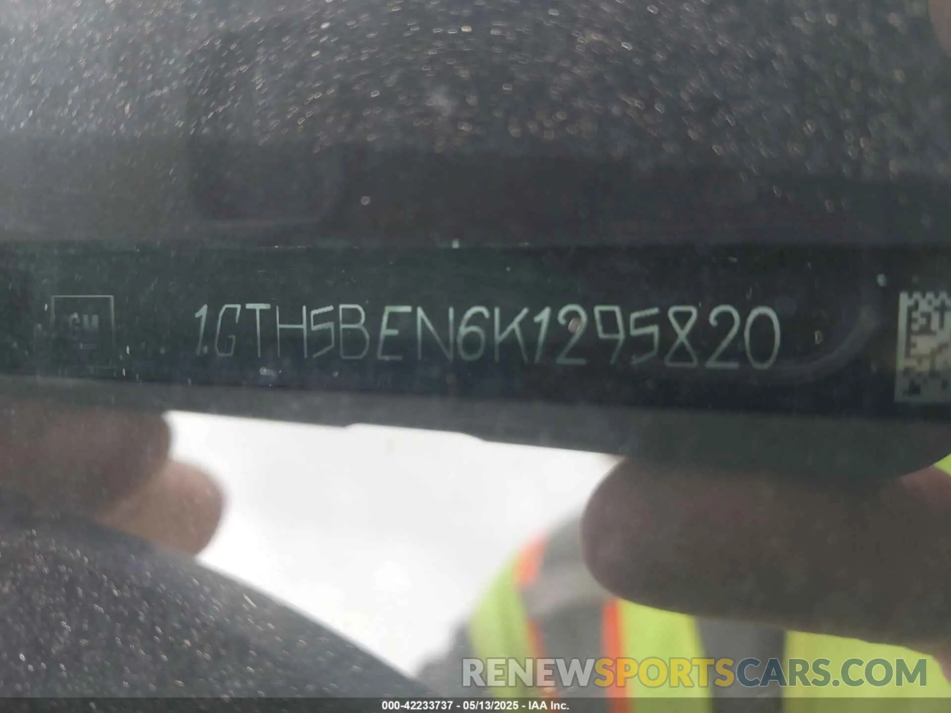 9 Photograph of a damaged car 1GTH5BEN6K1295820 GMC CANYON 2019