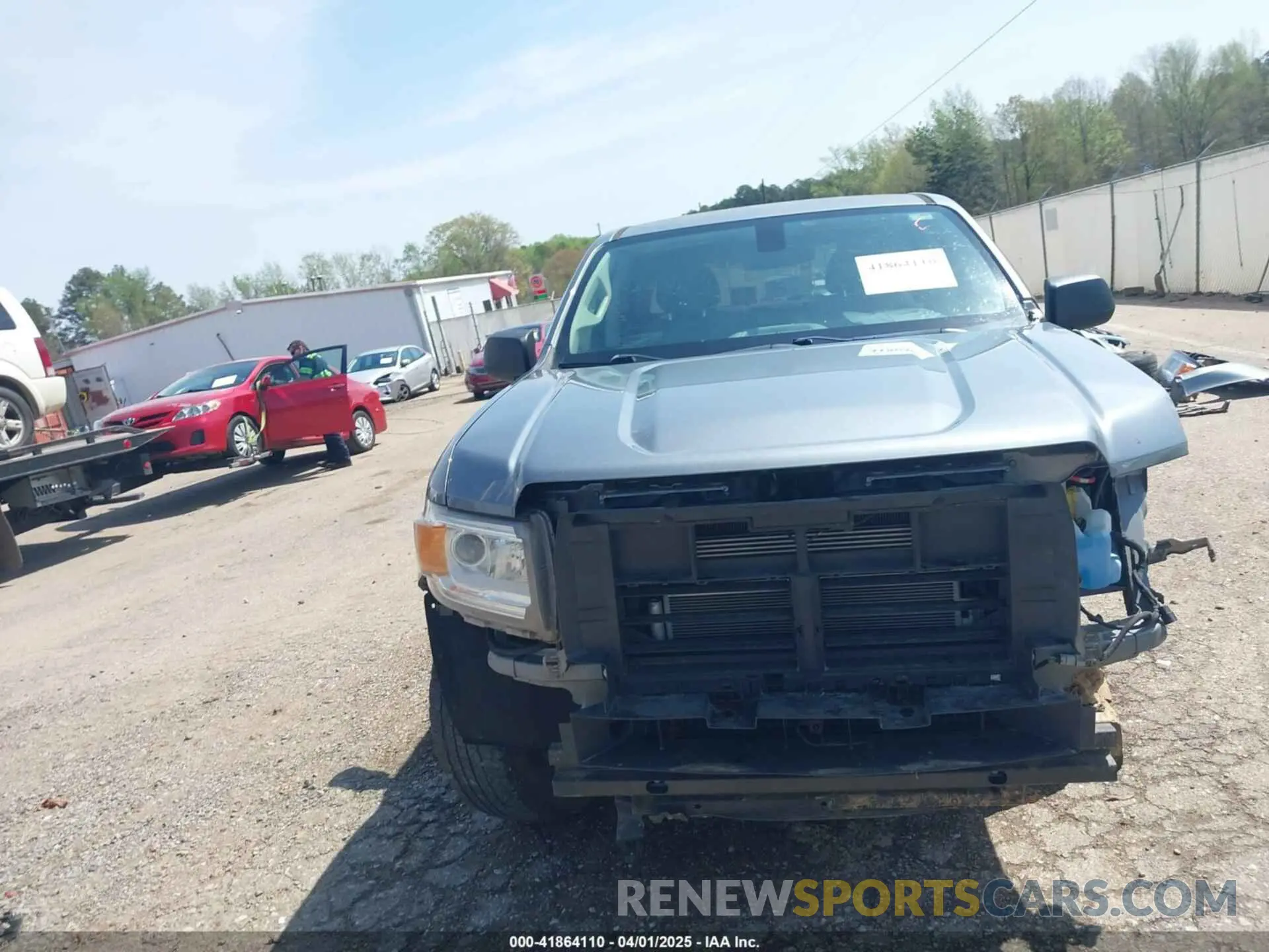 13 Photograph of a damaged car 1GTG5BEA0L1121378 GMC CANYON 2020